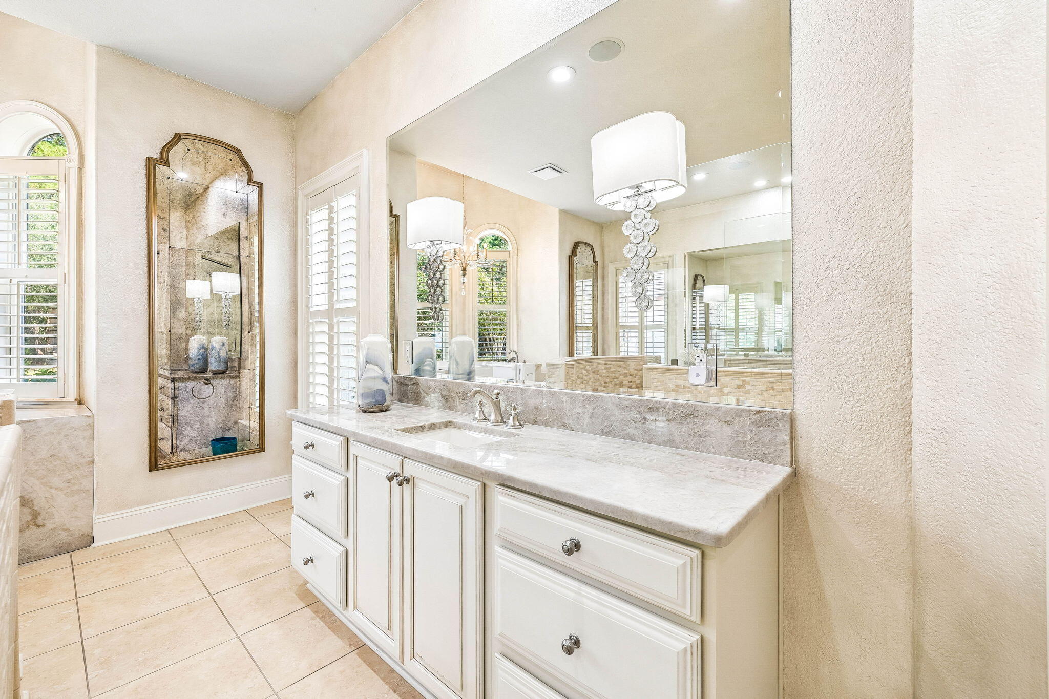 2987 Bay Villas Court