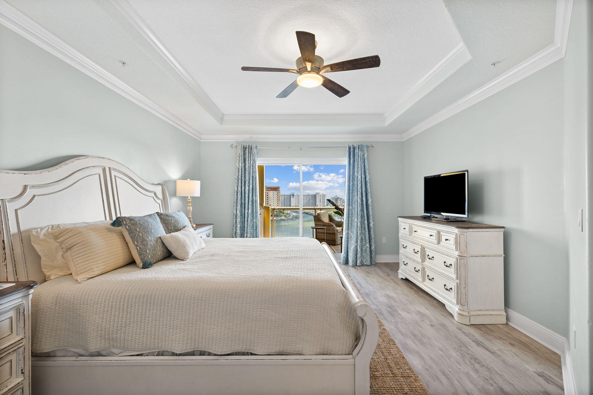 770 Harbor Boulevard