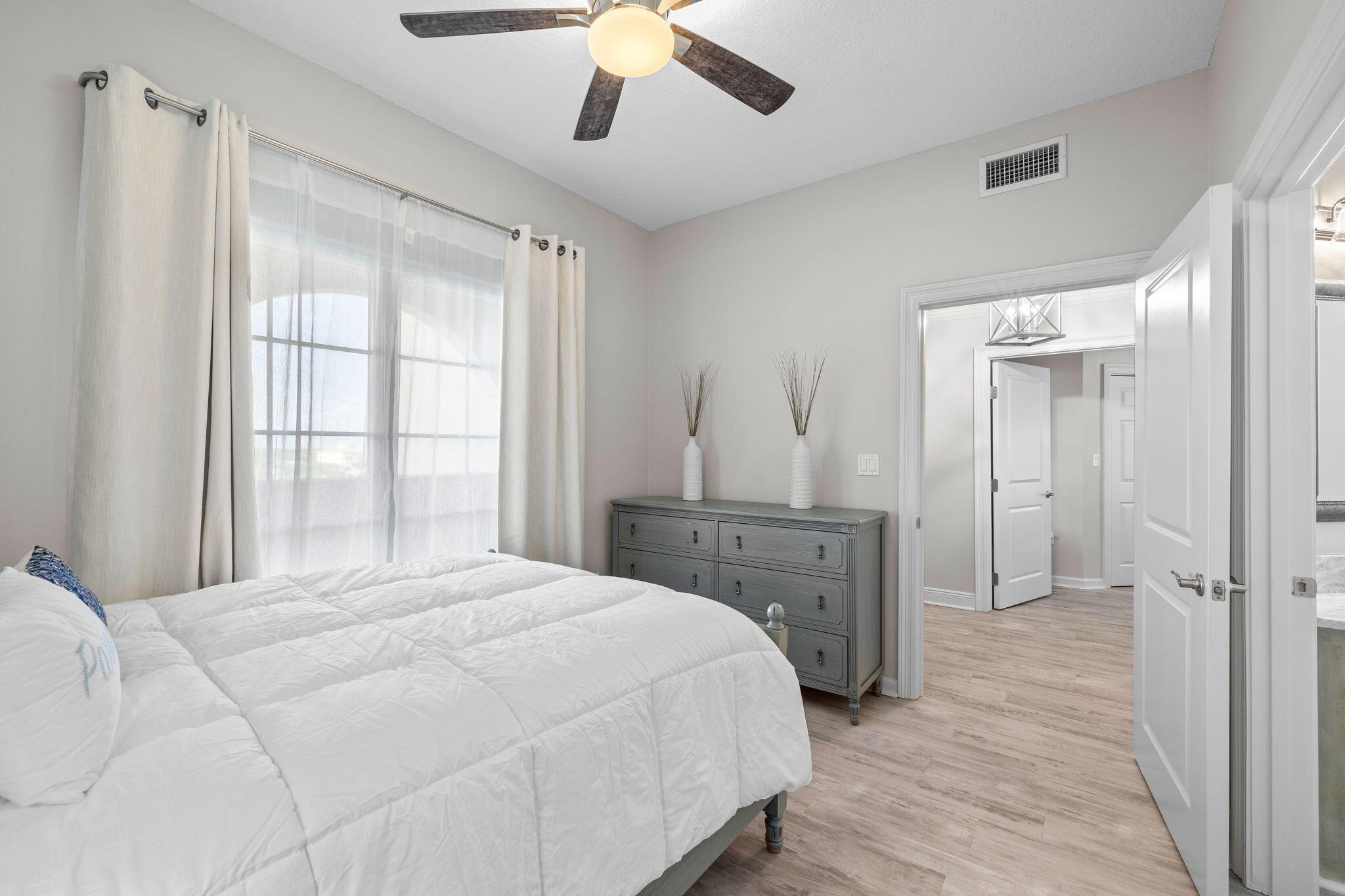 770 Harbor Boulevard