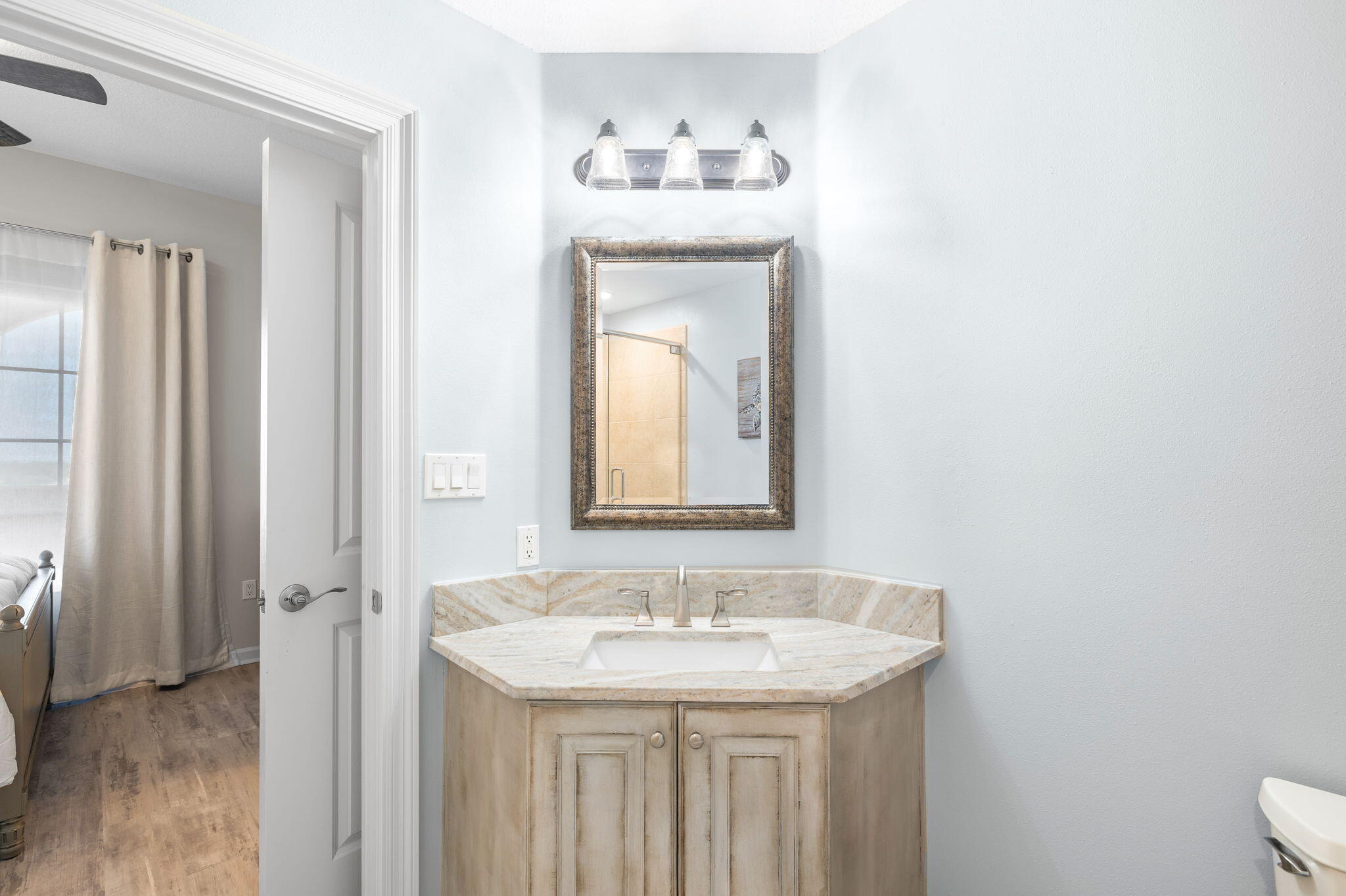 770 Harbor Boulevard