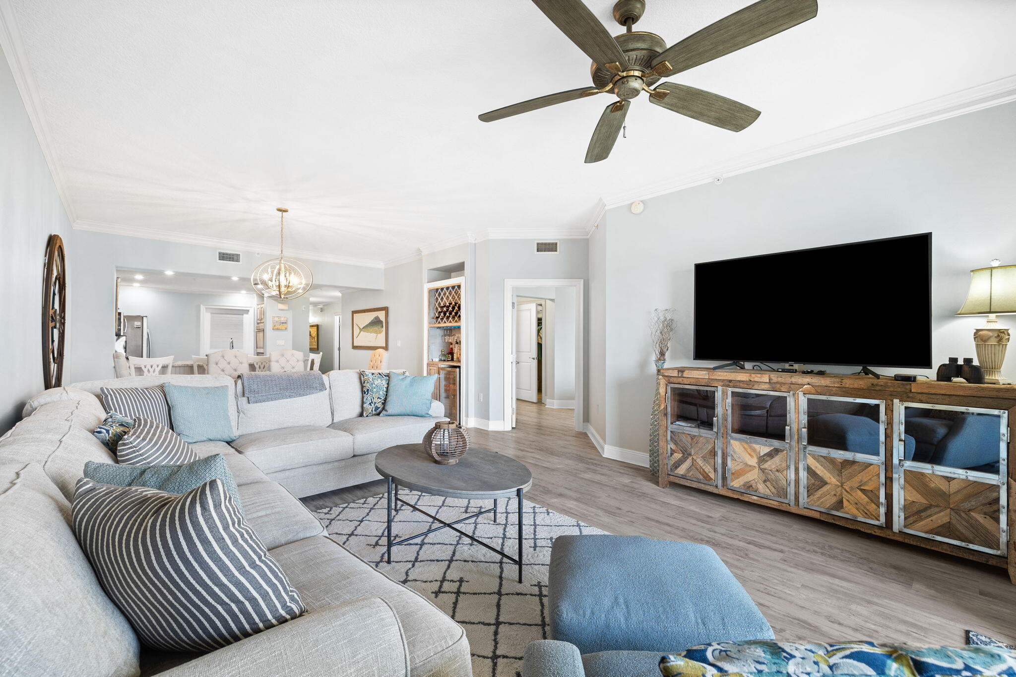 770 Harbor Boulevard