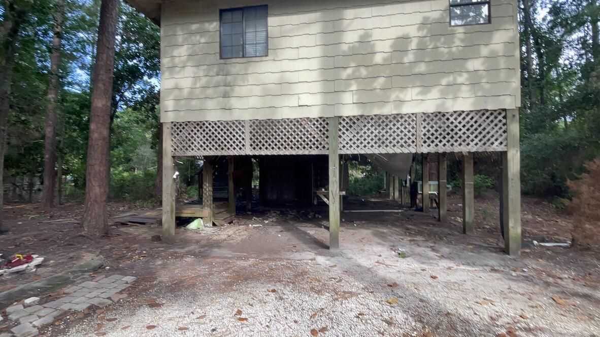 1569 N County Hwy 393