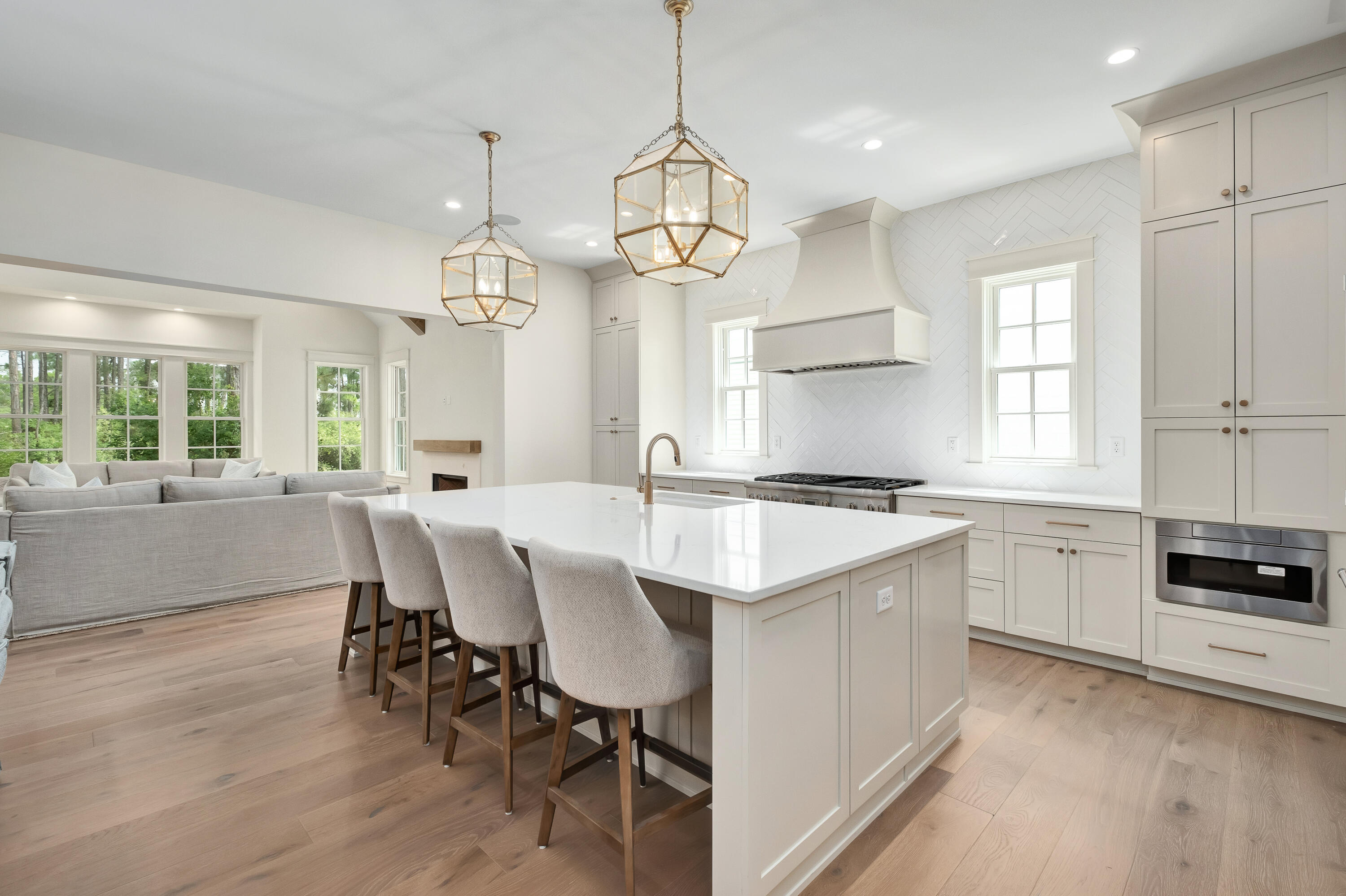 37 Lakeview Drive