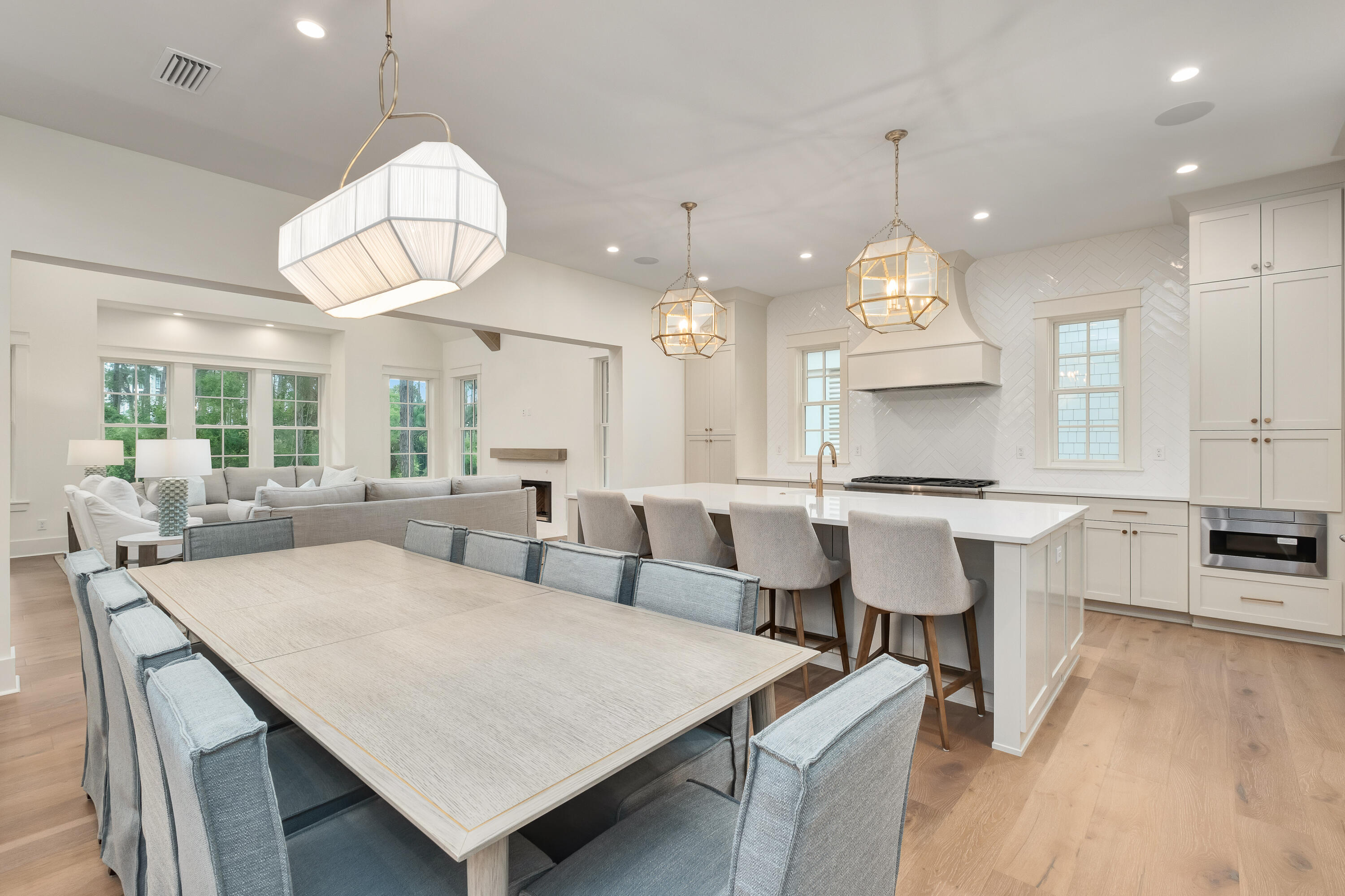 37 Lakeview Drive