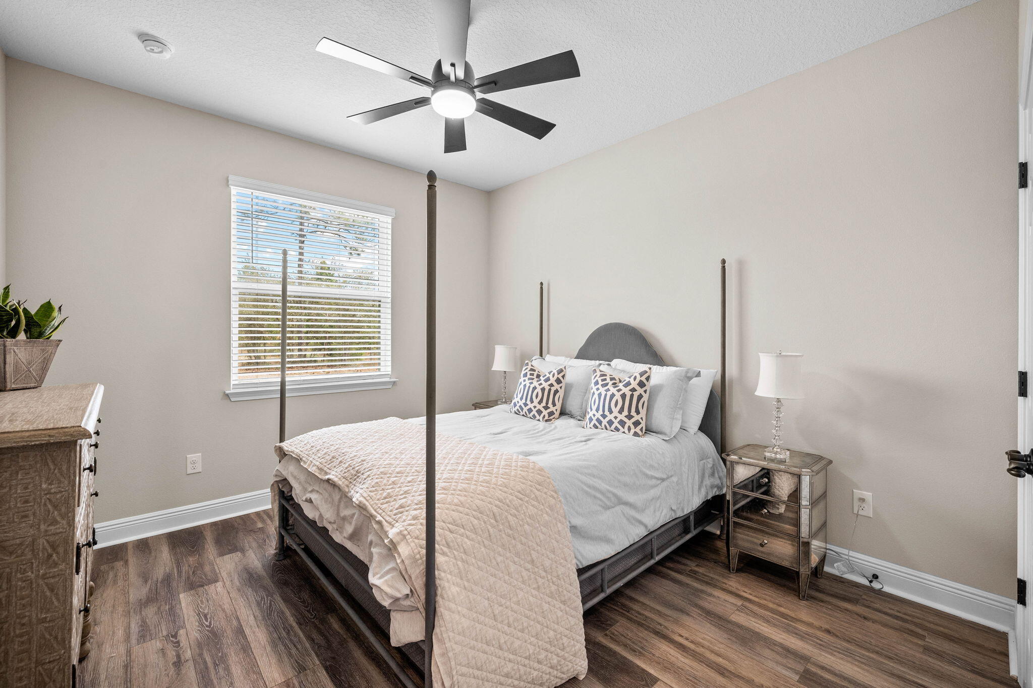 1297 Brushed Dune Circle