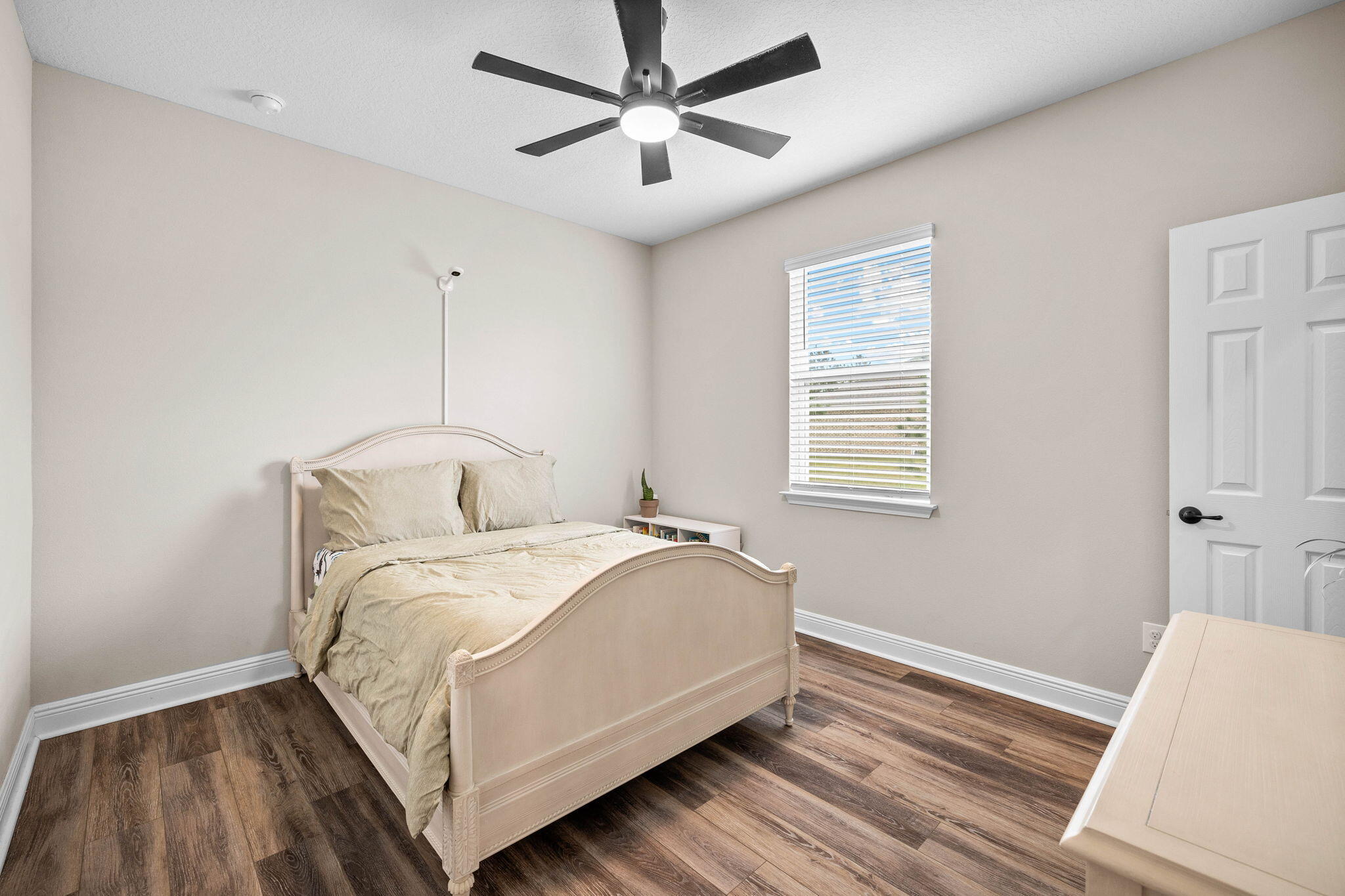 1297 Brushed Dune Circle