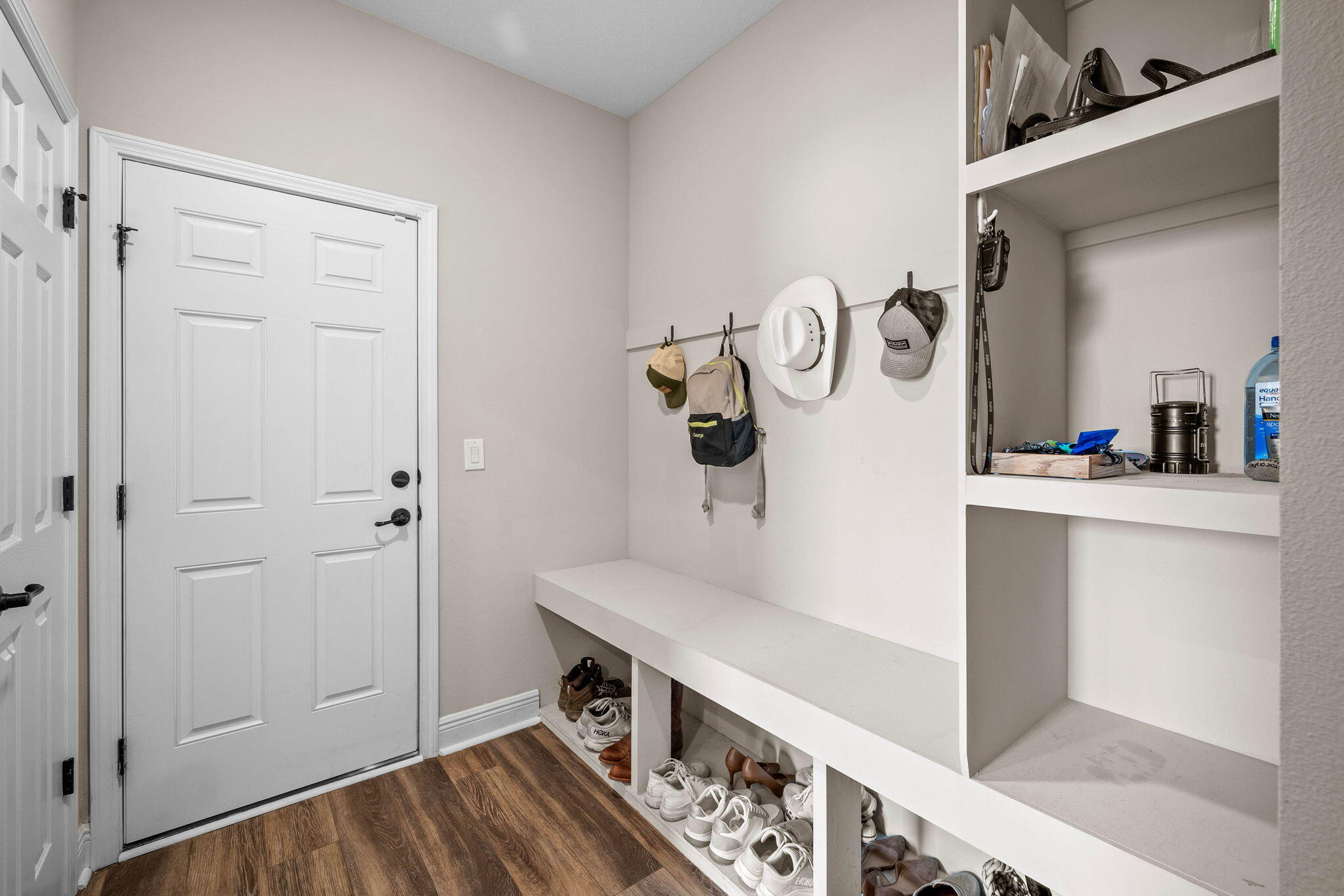 1297 Brushed Dune Circle