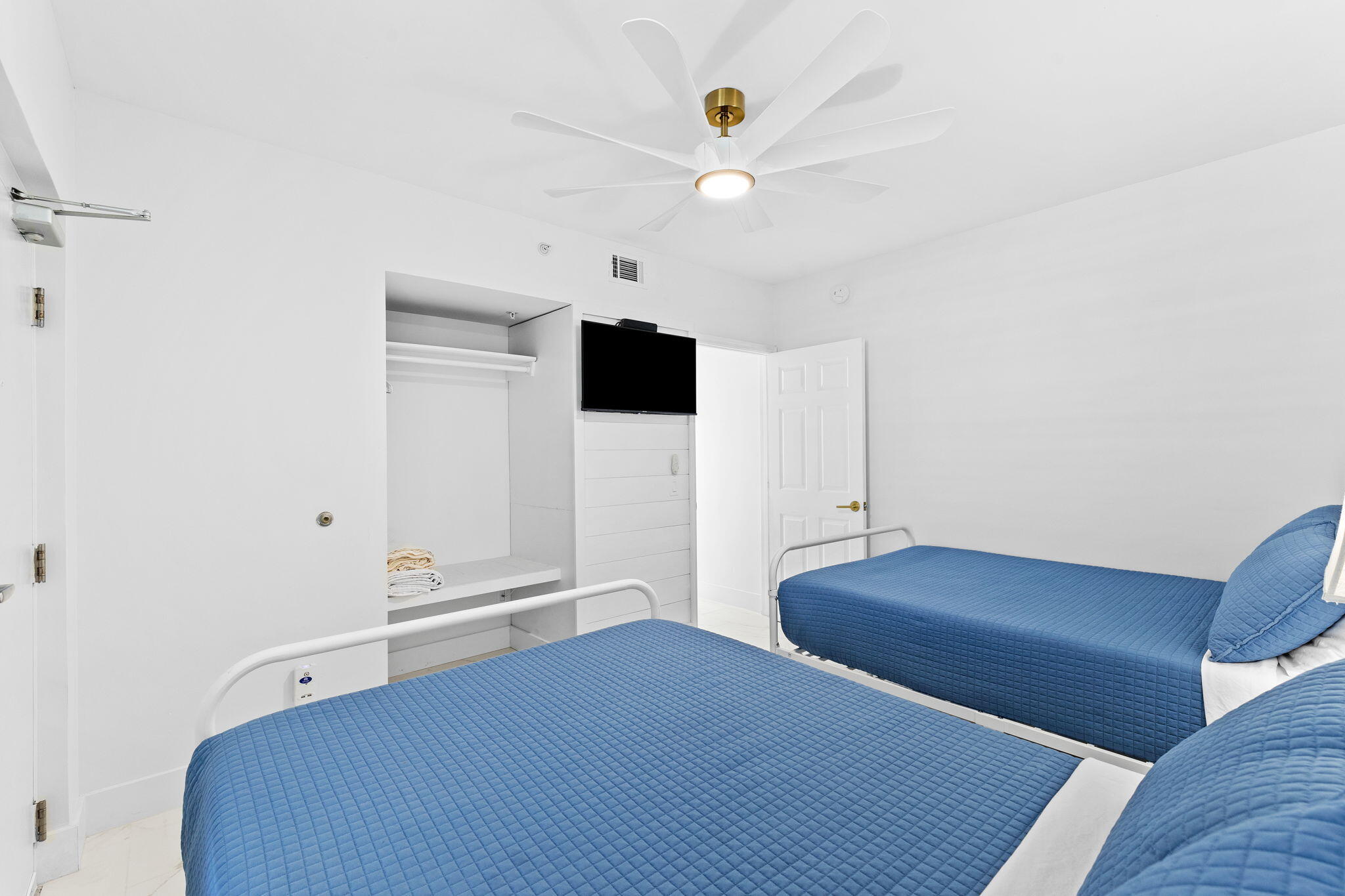 15200 Emerald Coast Parkway, UNIT 302