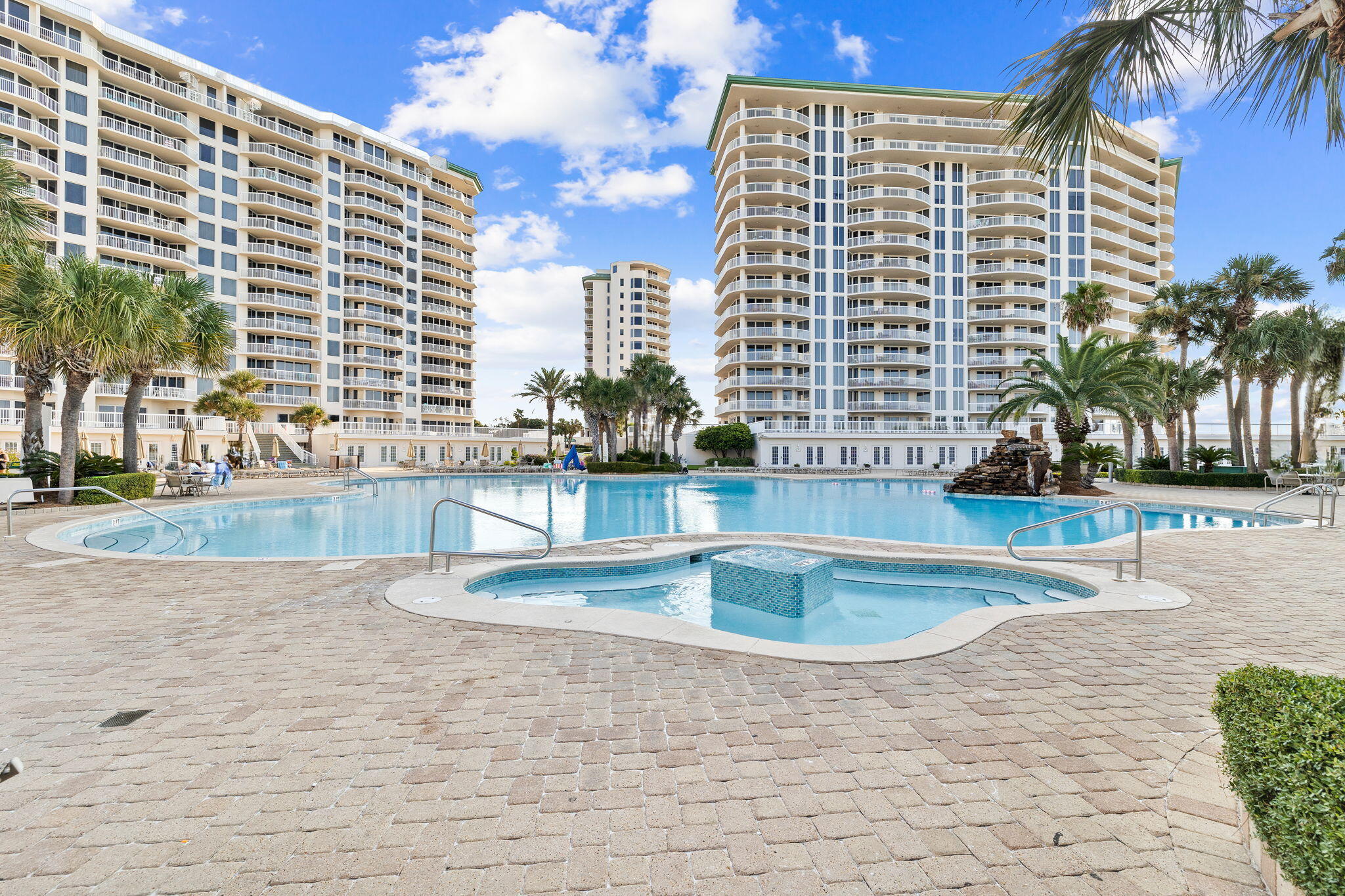 15200 Emerald Coast Parkway, UNIT 302