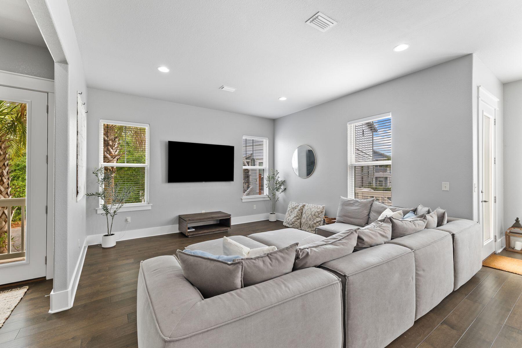 324 Gulfview Circle