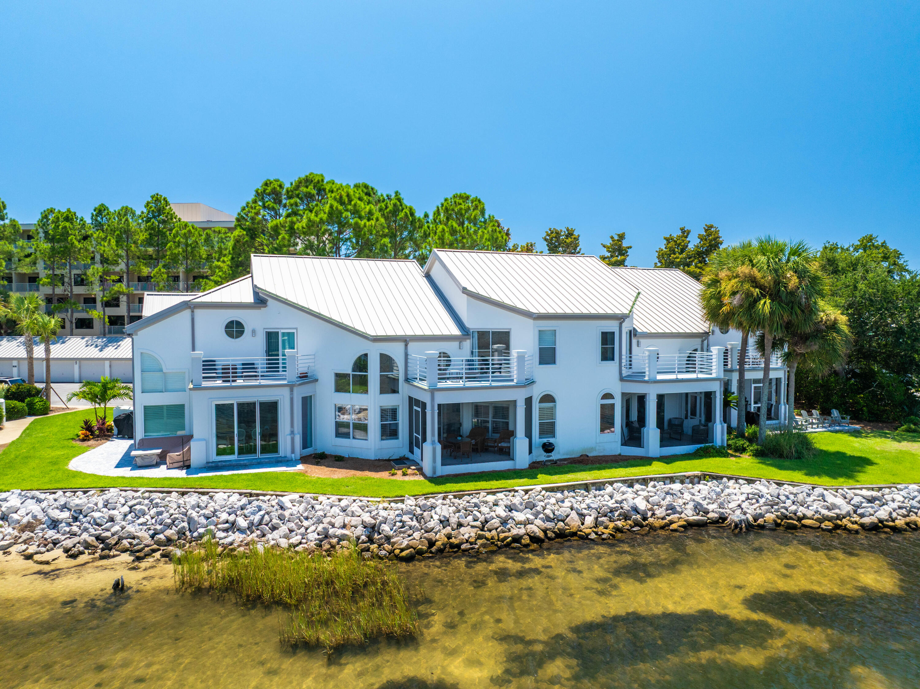 962 Northshore Drive