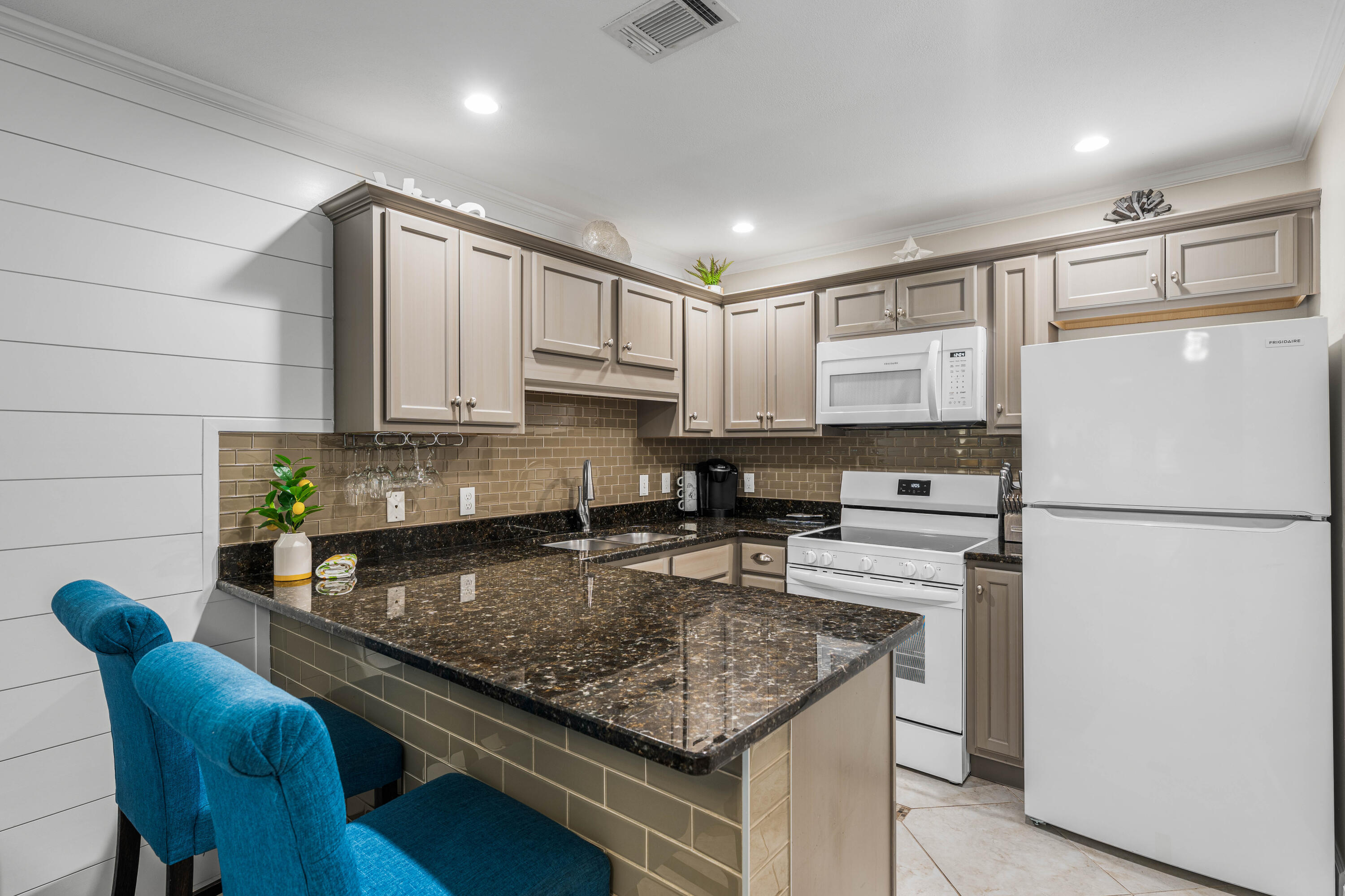 3191 Scenic Highway 98, Unit 214