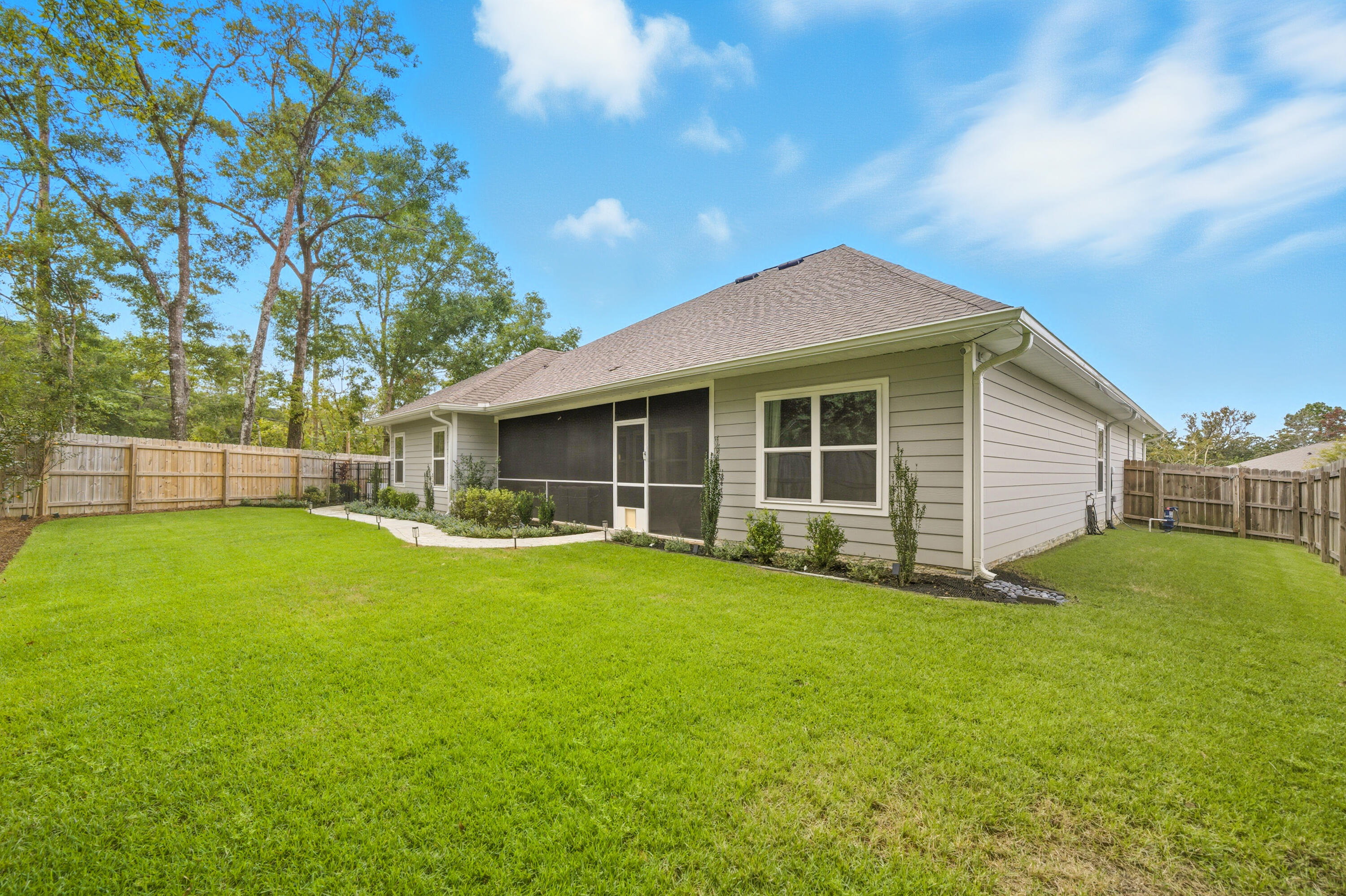 30 Hammock Oaks Boulevard