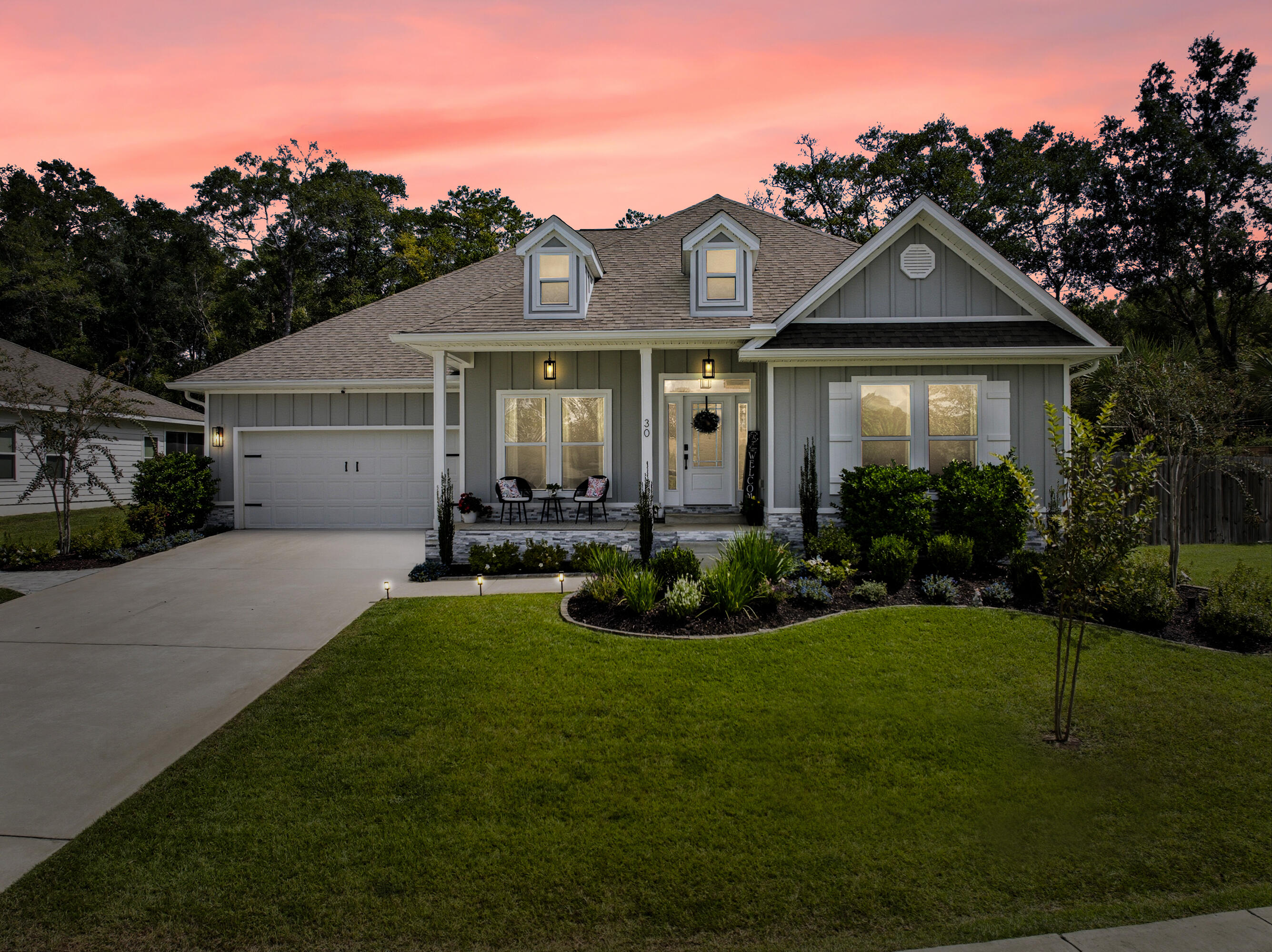 30 Hammock Oaks Boulevard