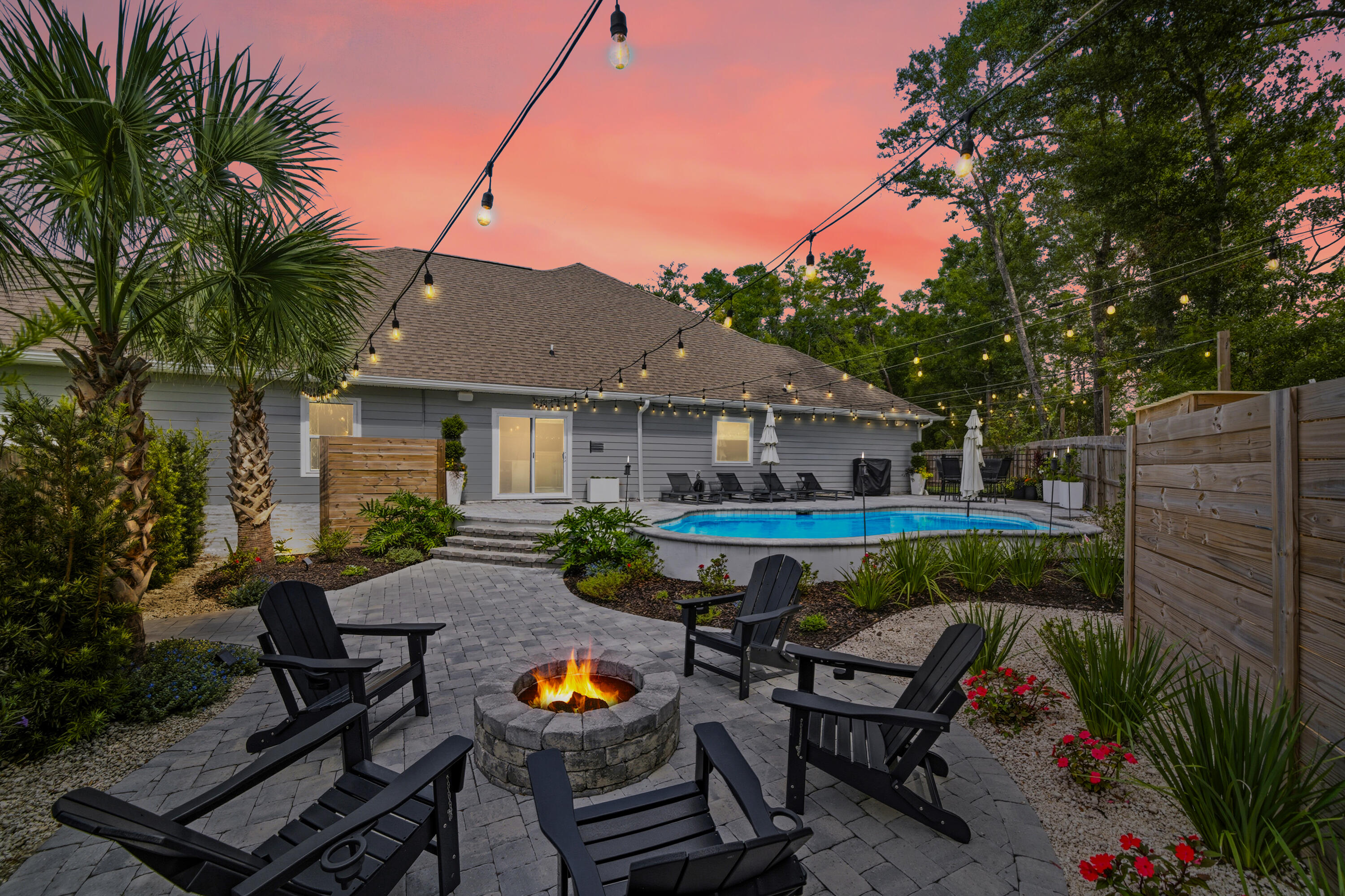 30 Hammock Oaks Boulevard