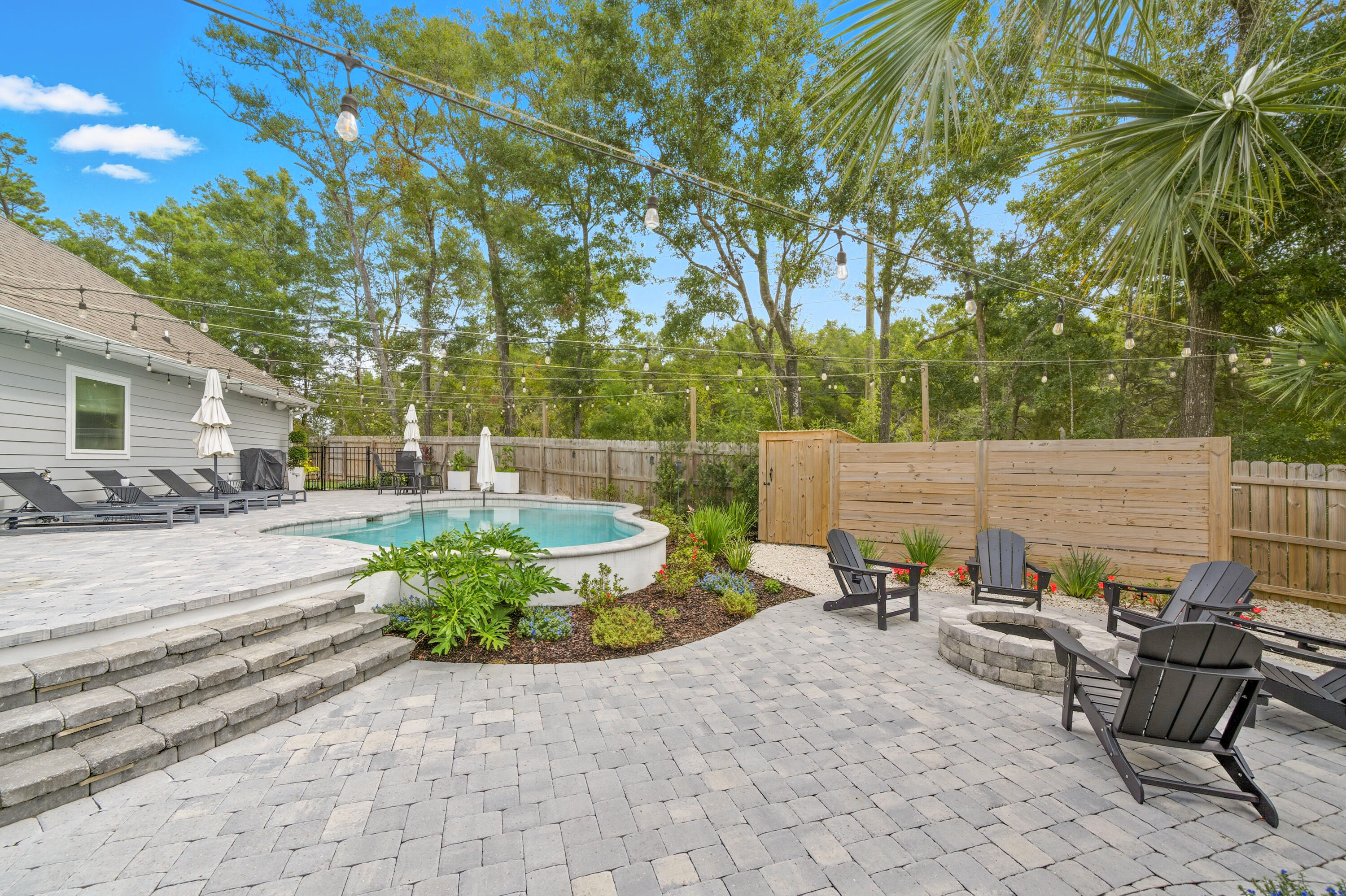 30 Hammock Oaks Boulevard