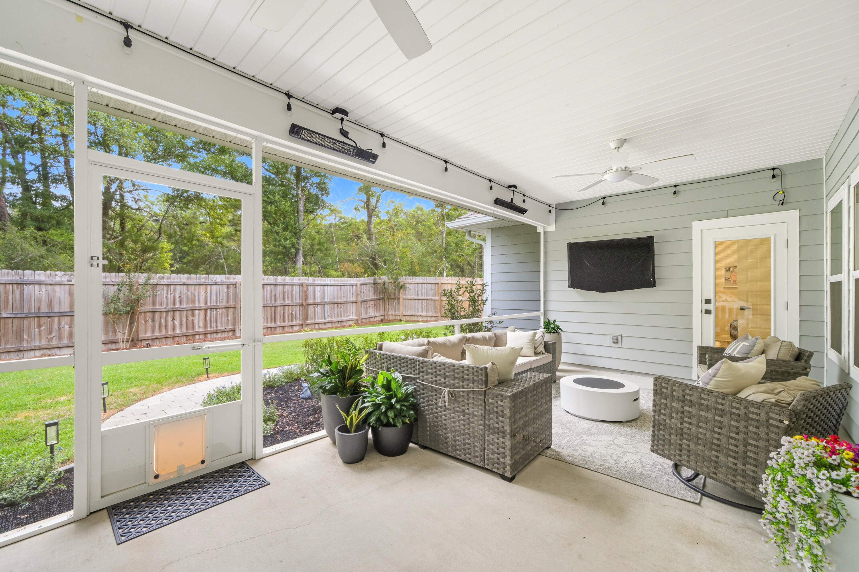 30 Hammock Oaks Boulevard