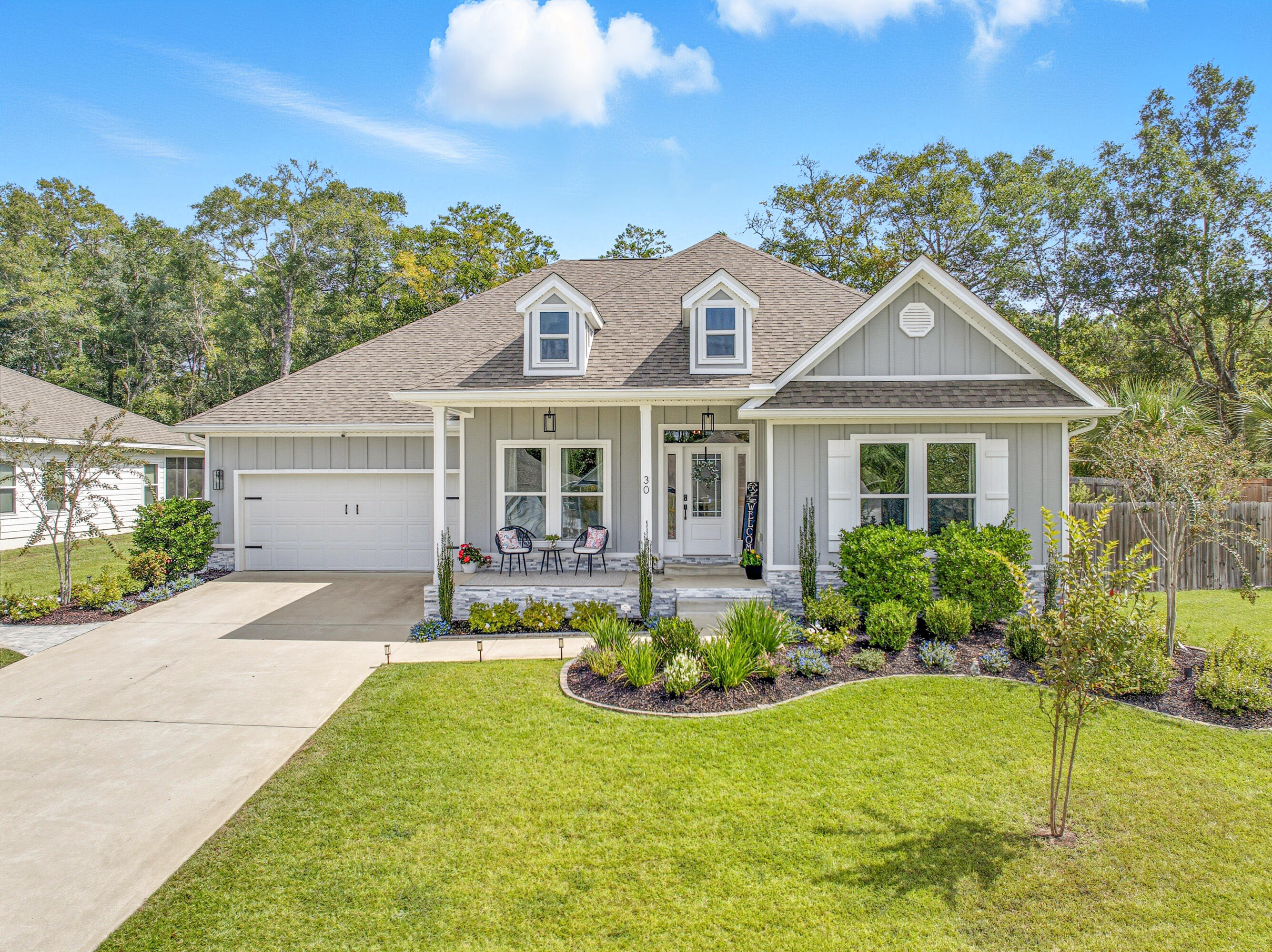 30 Hammock Oaks Boulevard