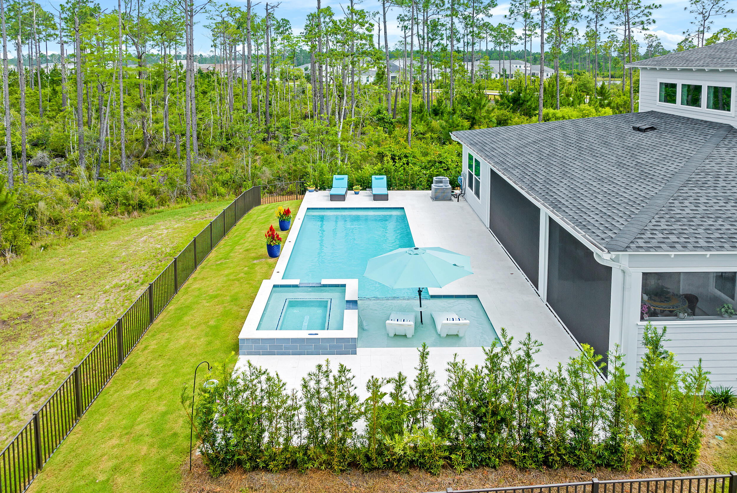 276 W Lafayette Road