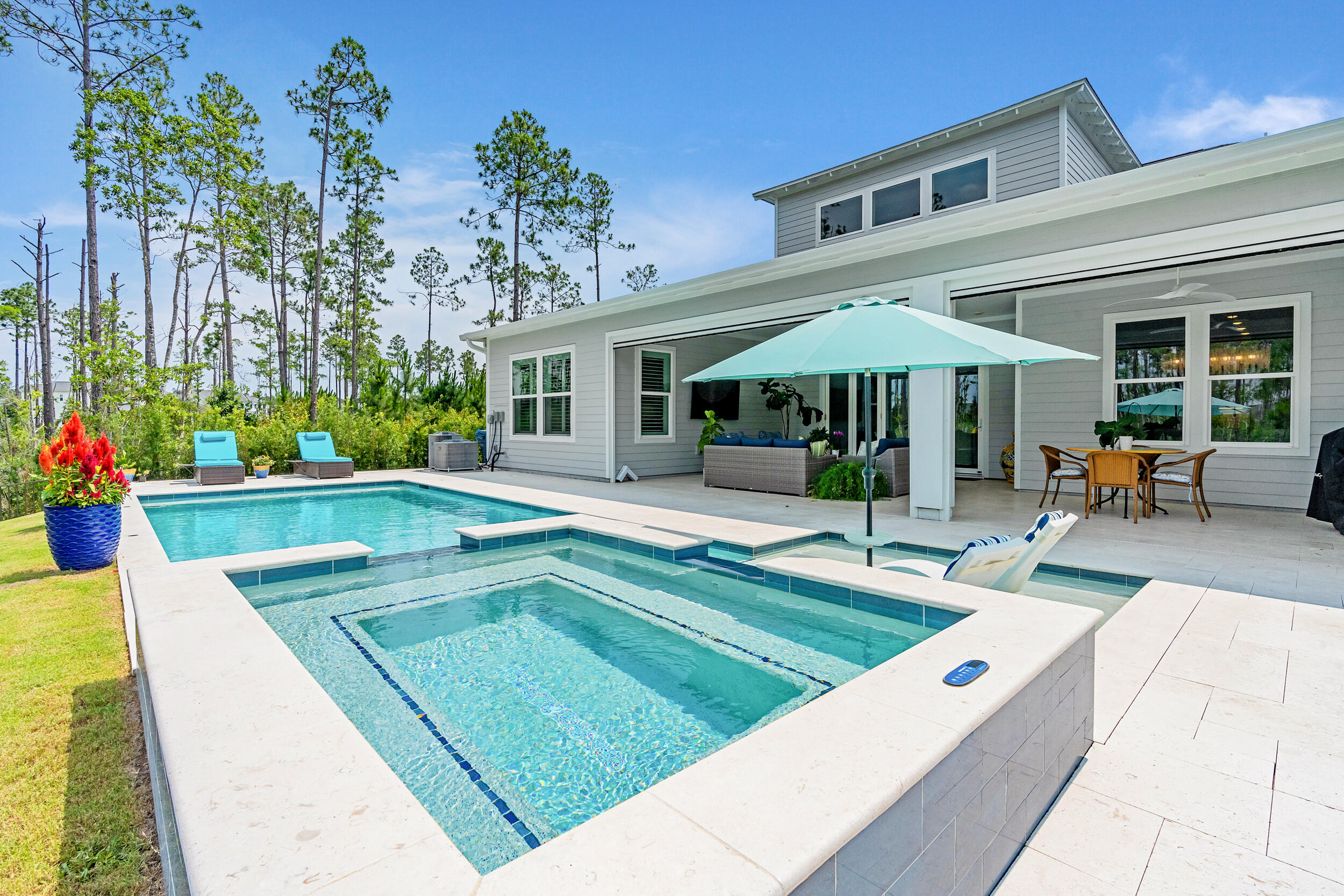 276 W Lafayette Road