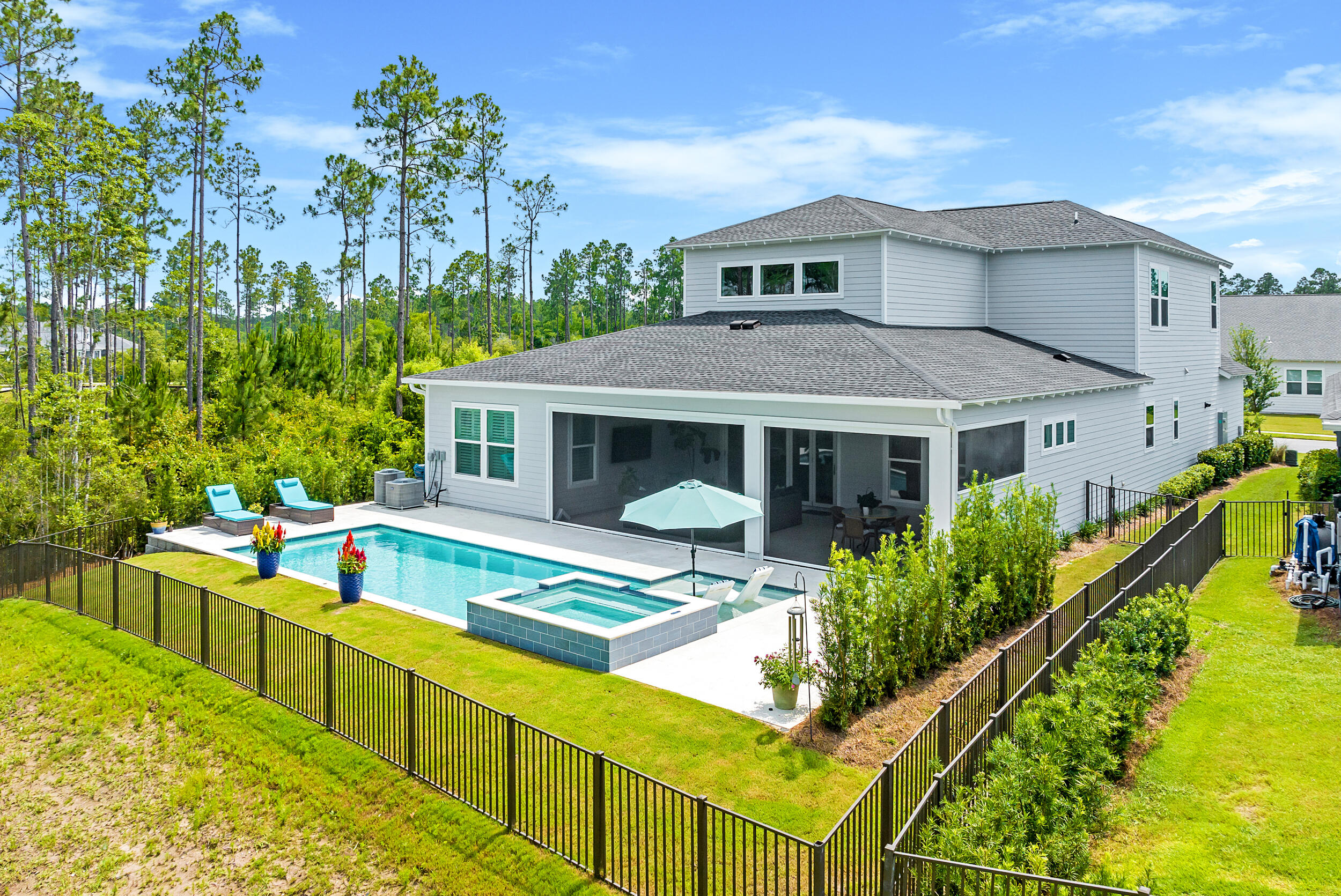 276 W Lafayette Road
