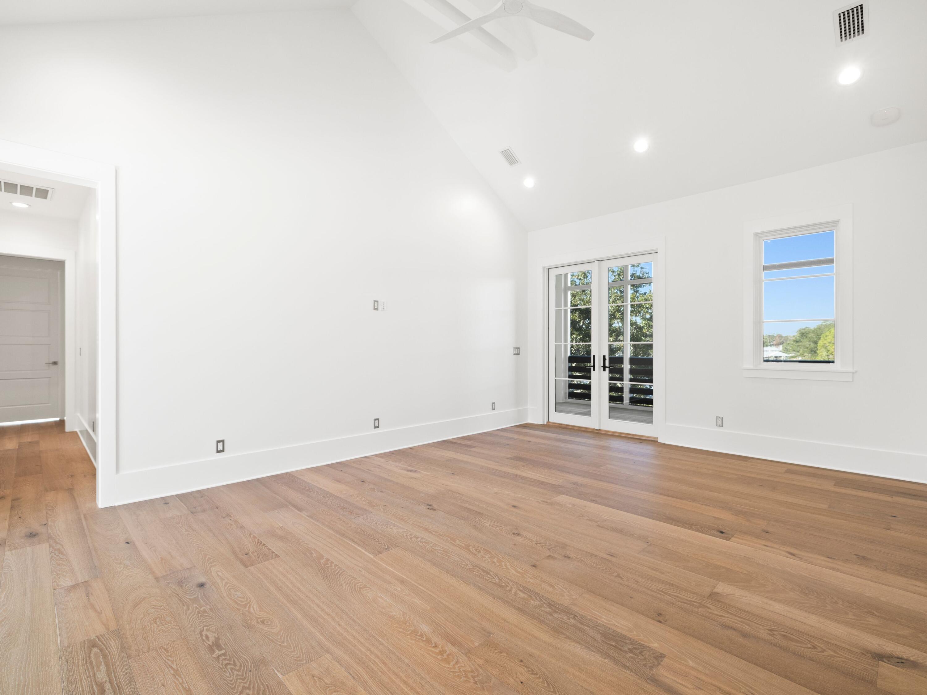 59 Arboleda Drive