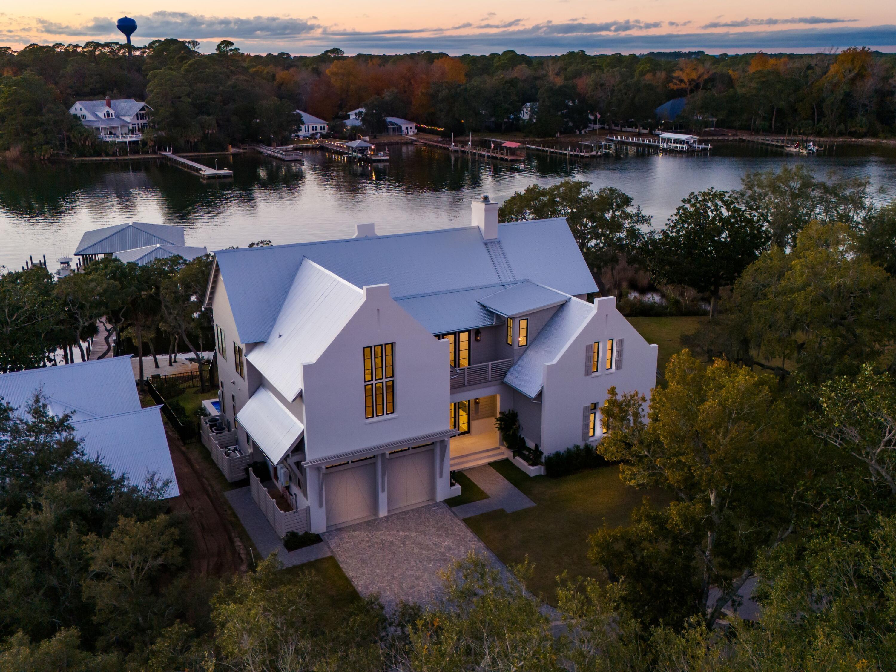 59 Arboleda Drive