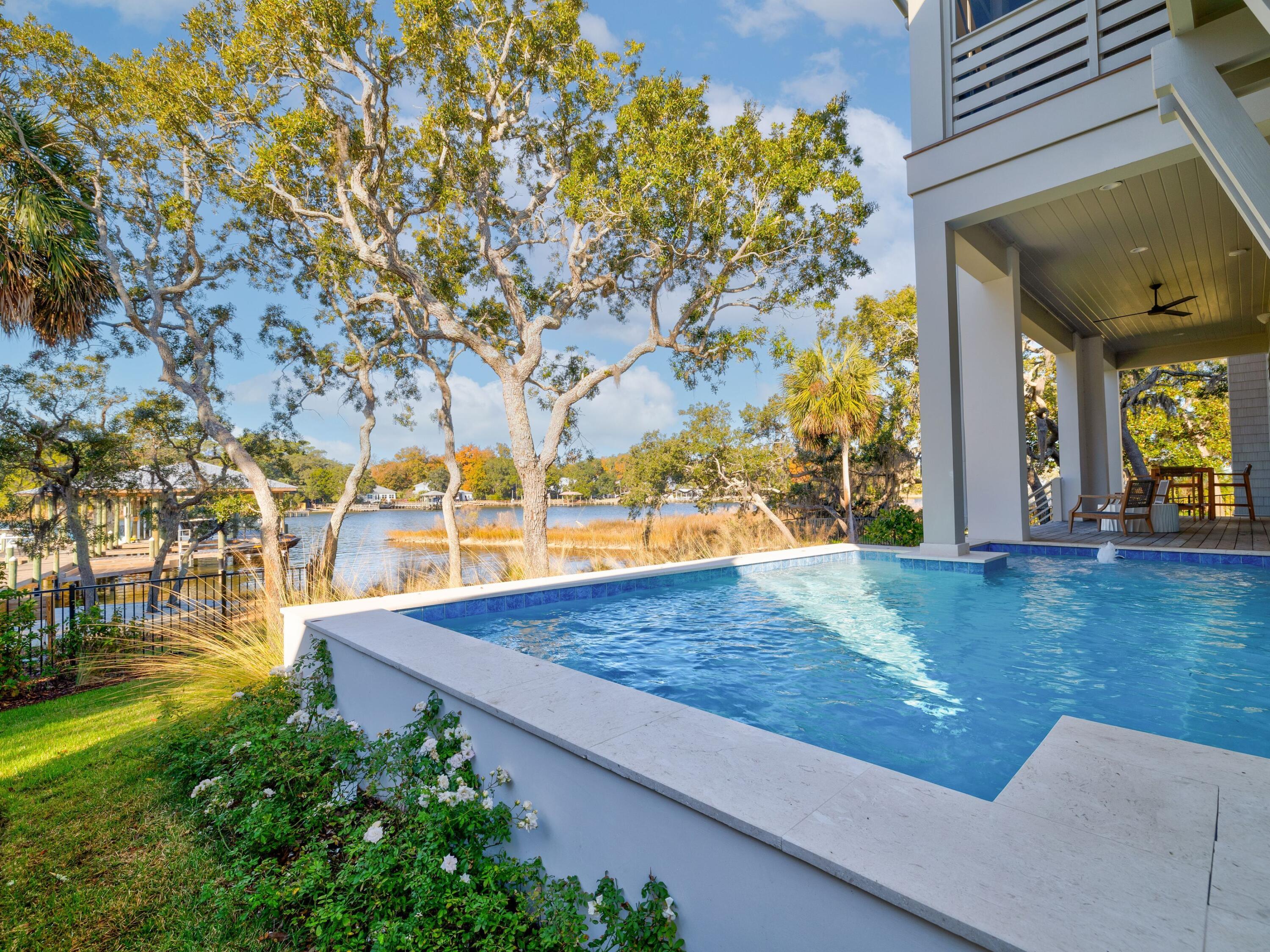 59 Arboleda Drive