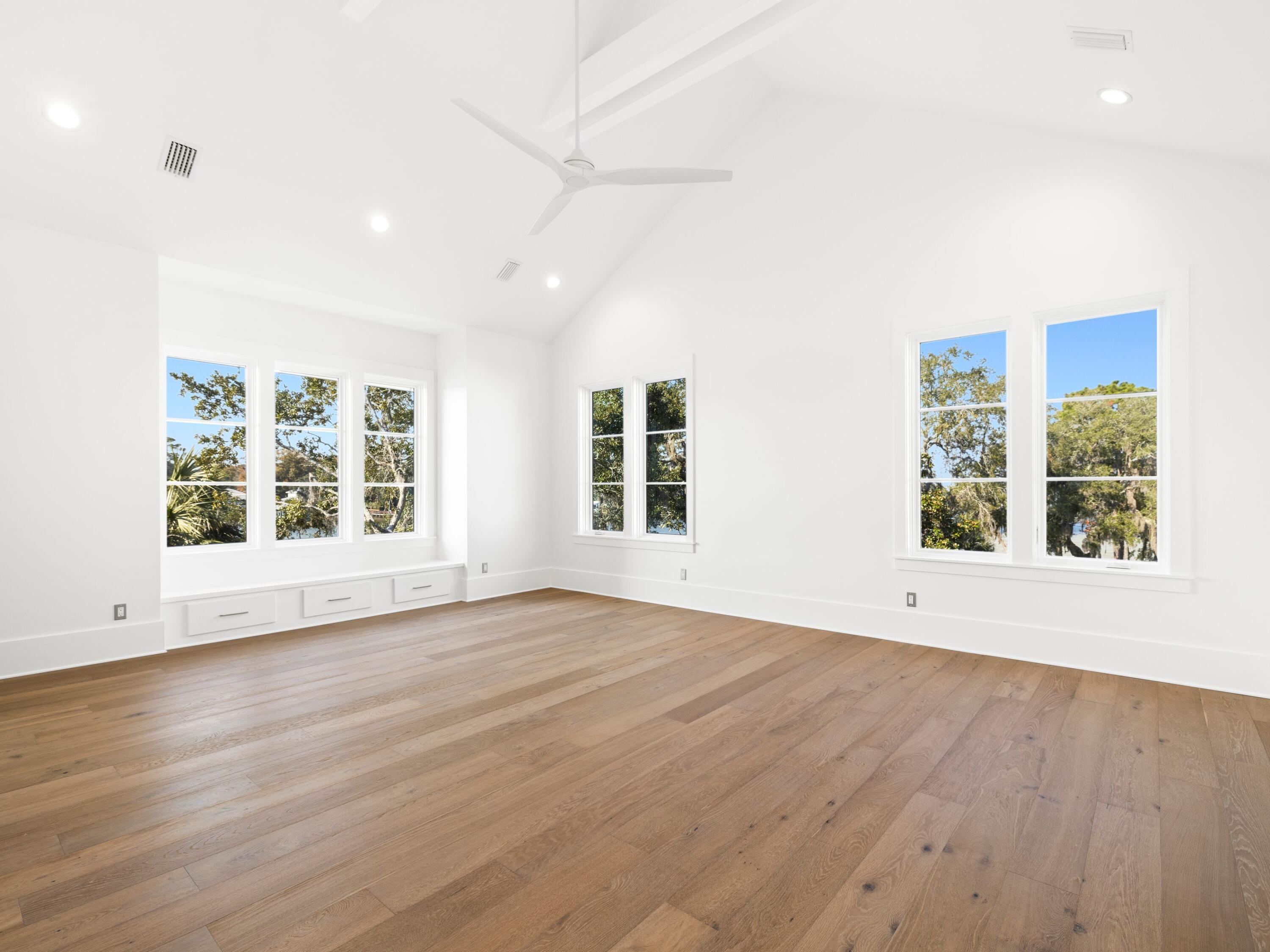 59 Arboleda Drive