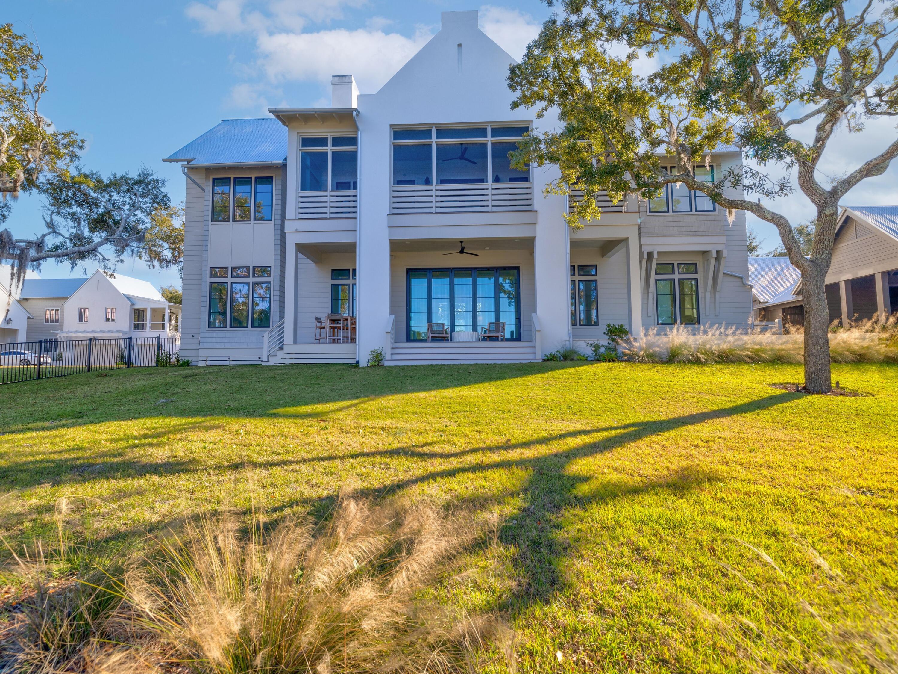 59 Arboleda Drive