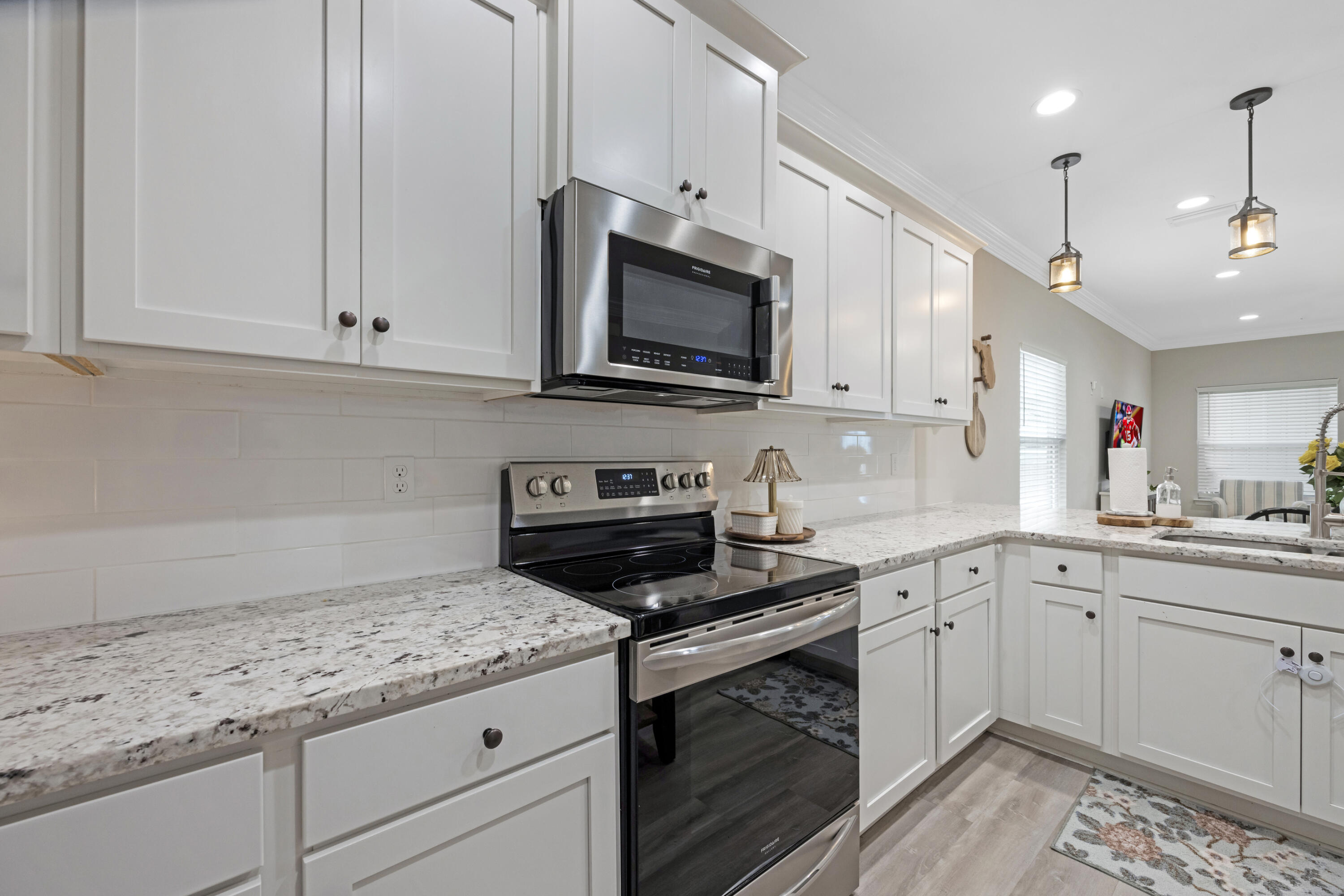 61A 9th Avenue