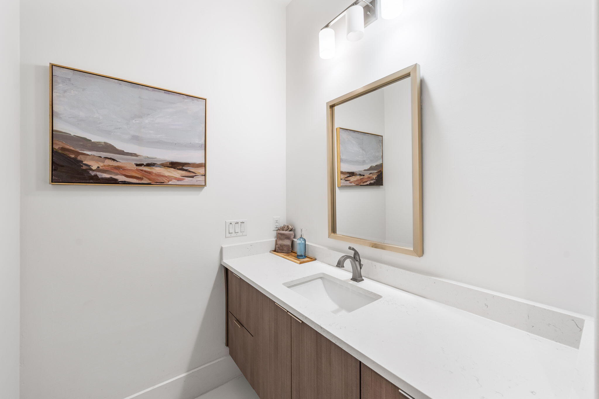 1683 S County Highway 393