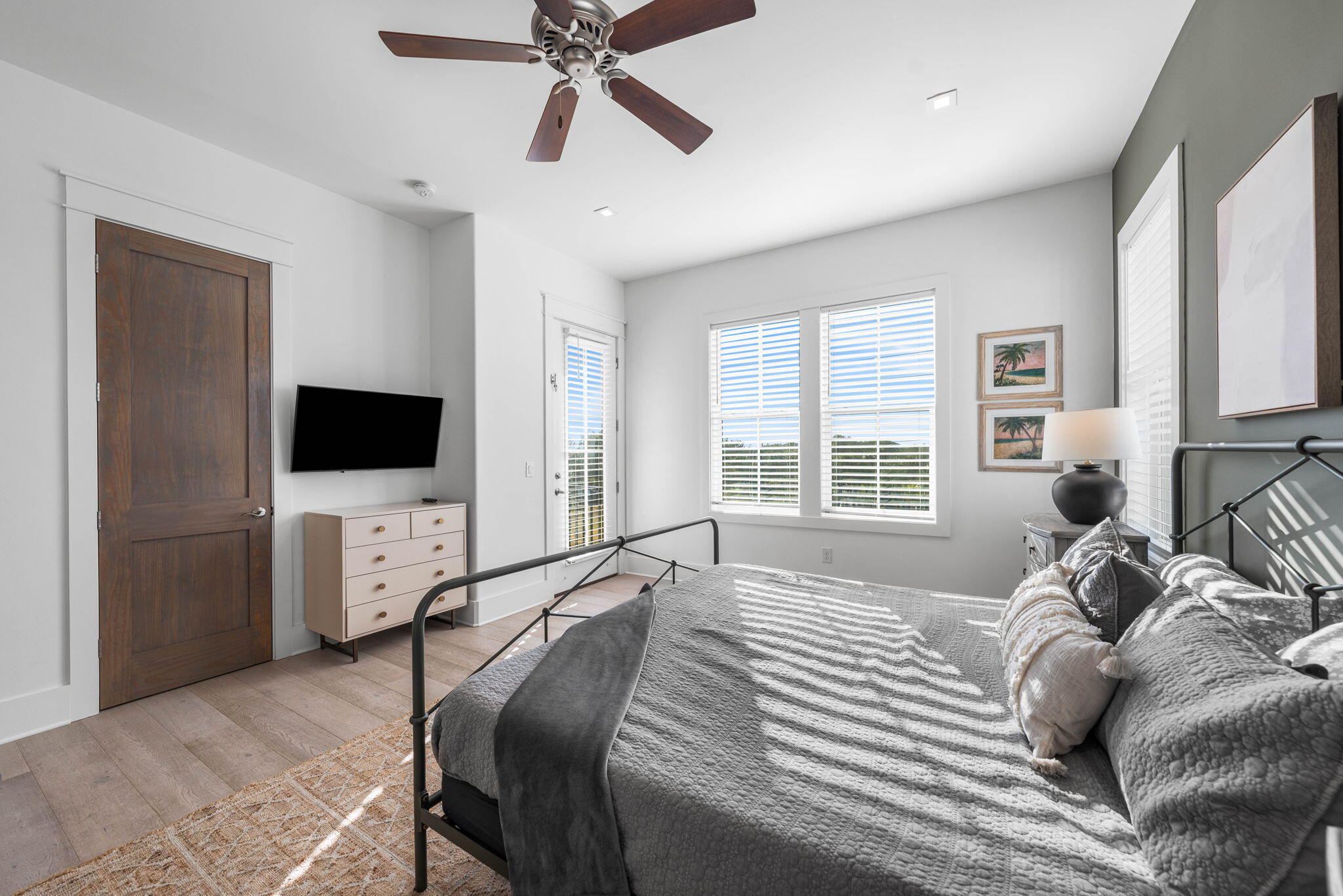 1683 S County Highway 393