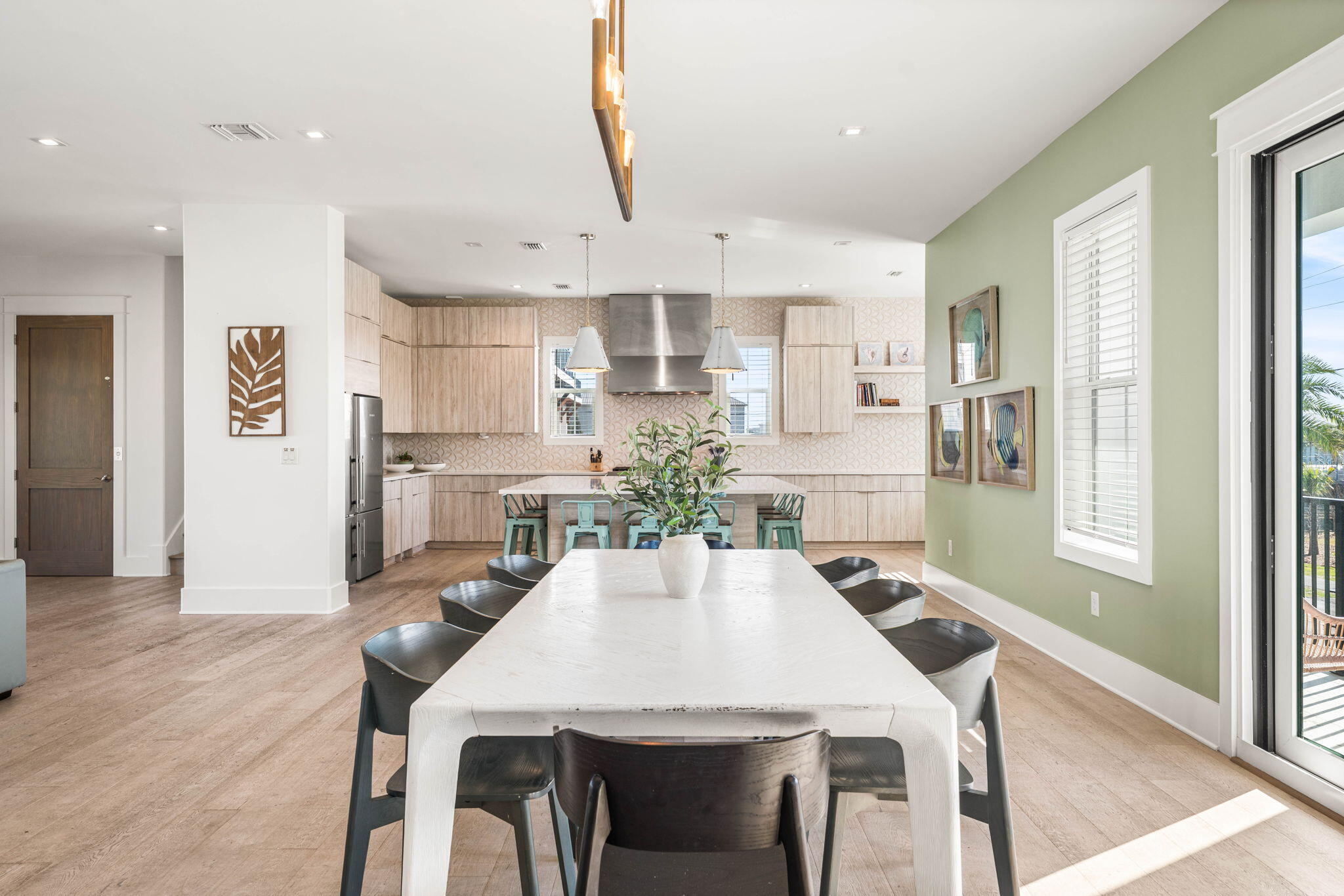 1683 S County Highway 393