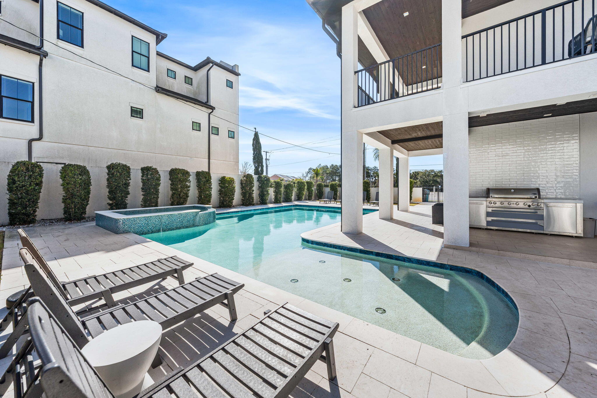 1683 S County Highway 393