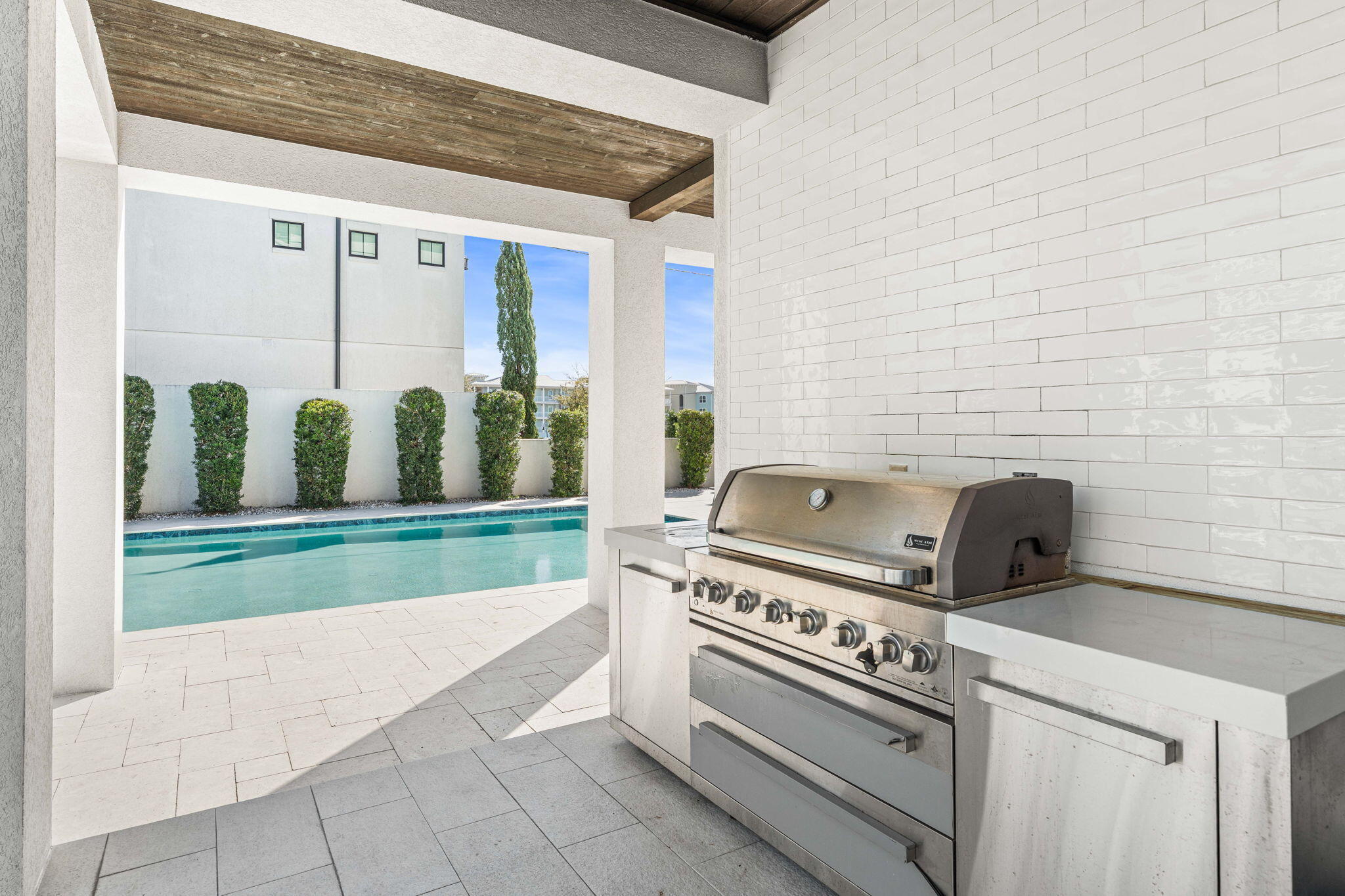 1683 S County Highway 393