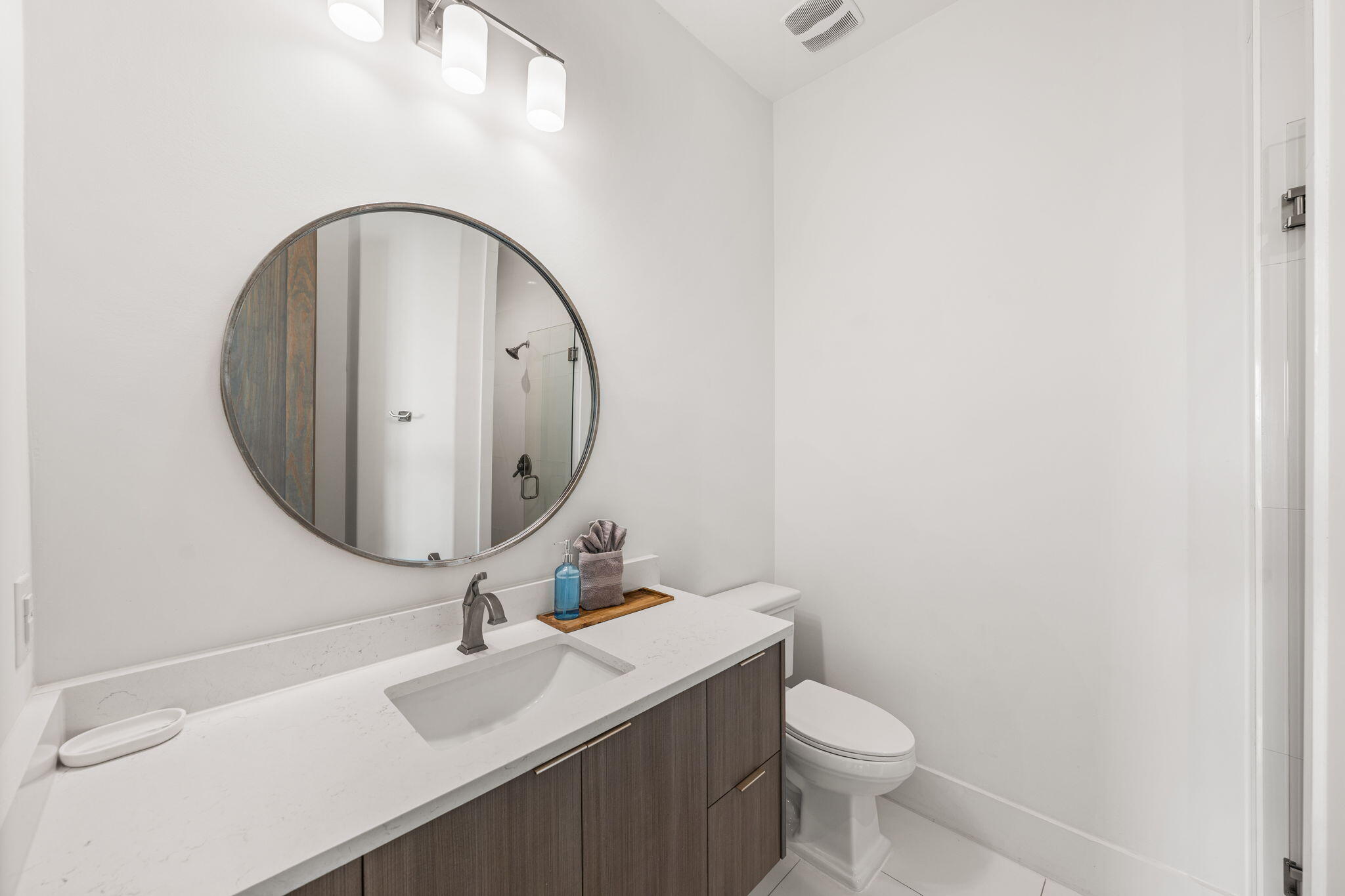 1683 S County Highway 393