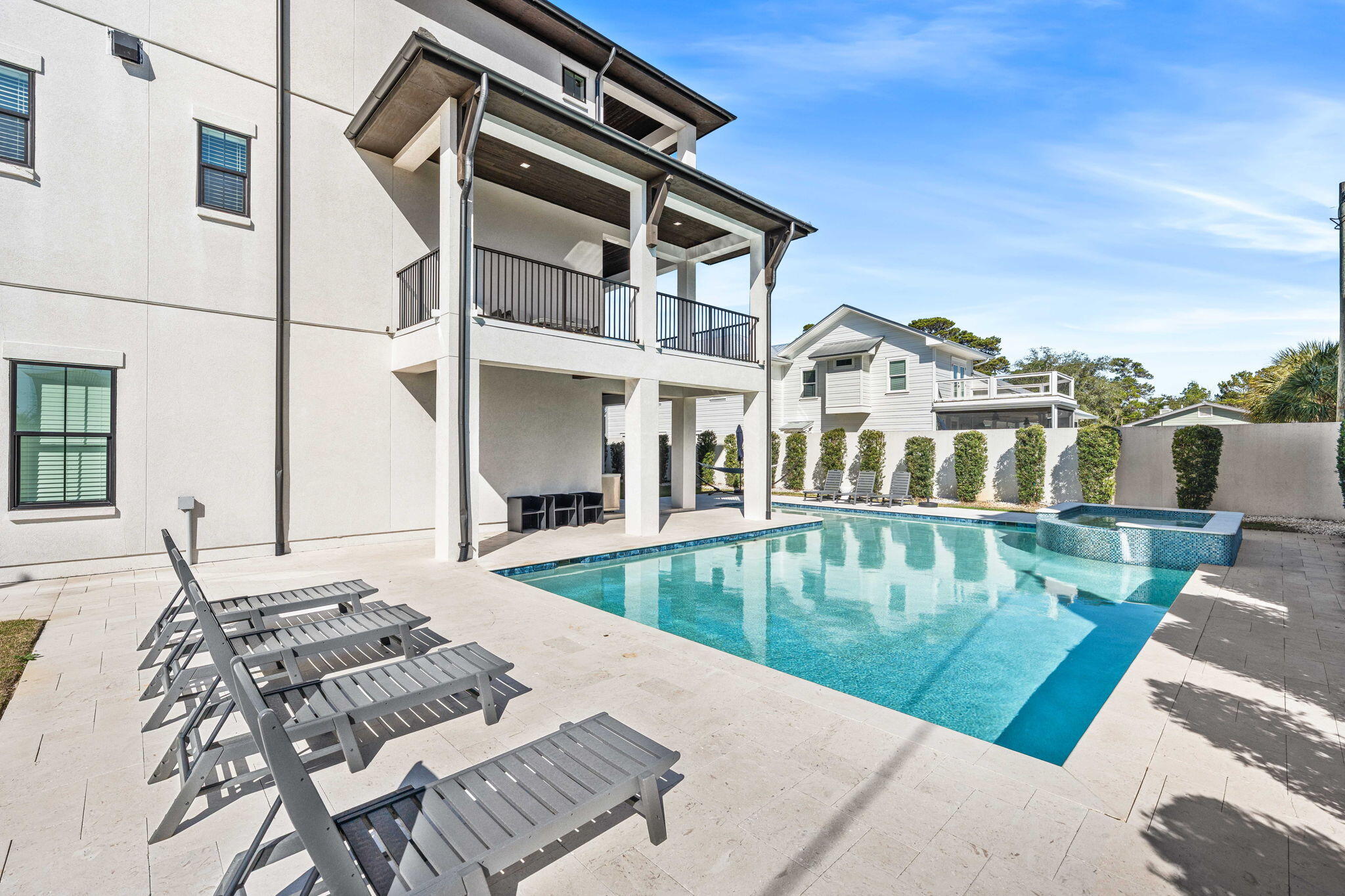 1683 S County Highway 393