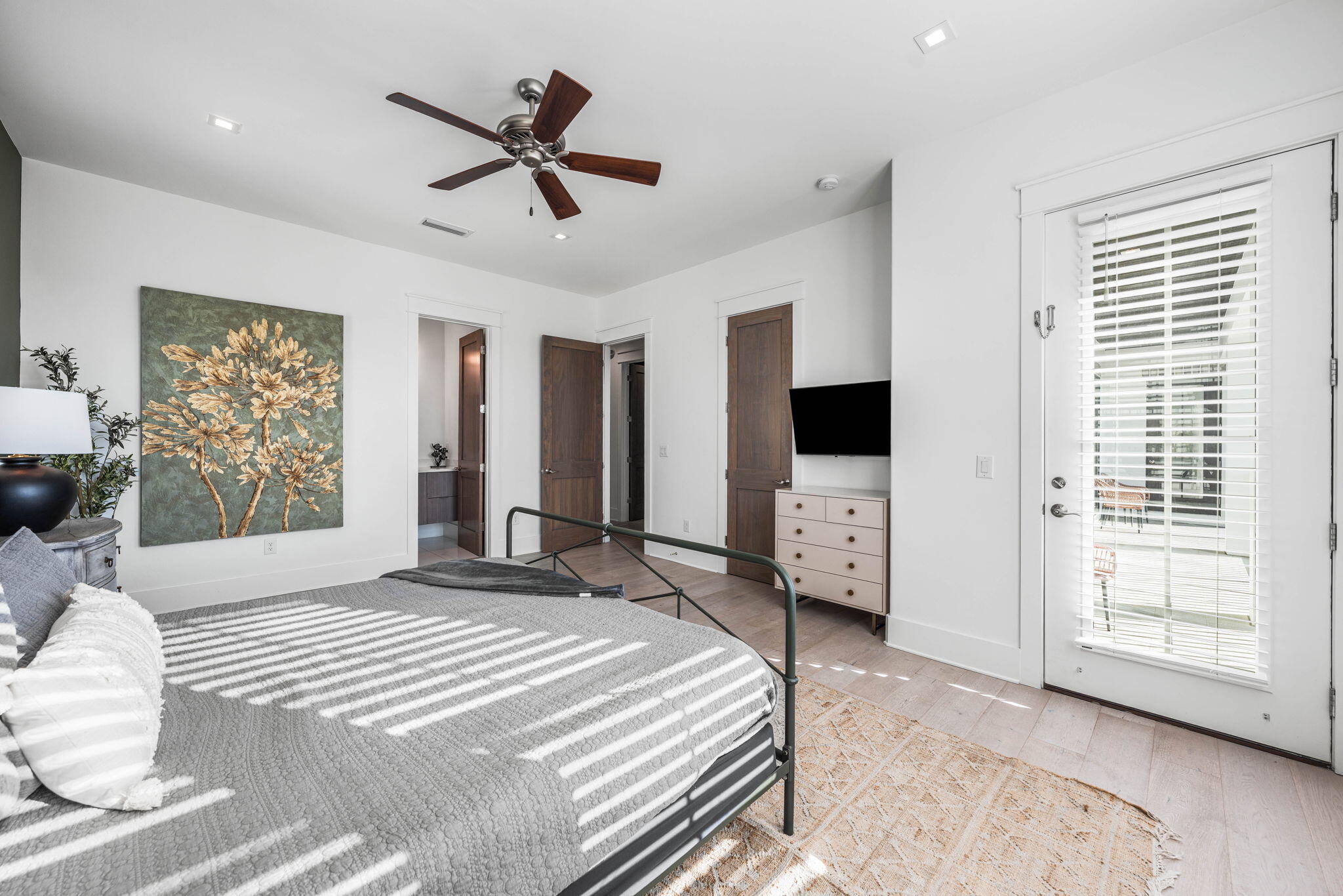 1683 S County Highway 393