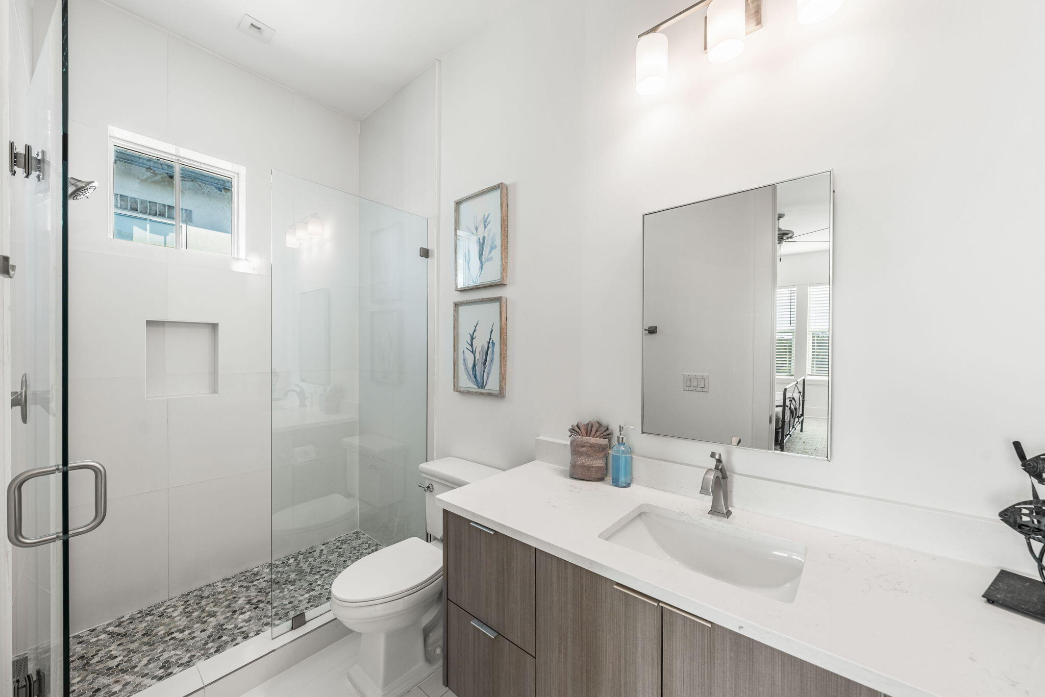 1683 S County Highway 393