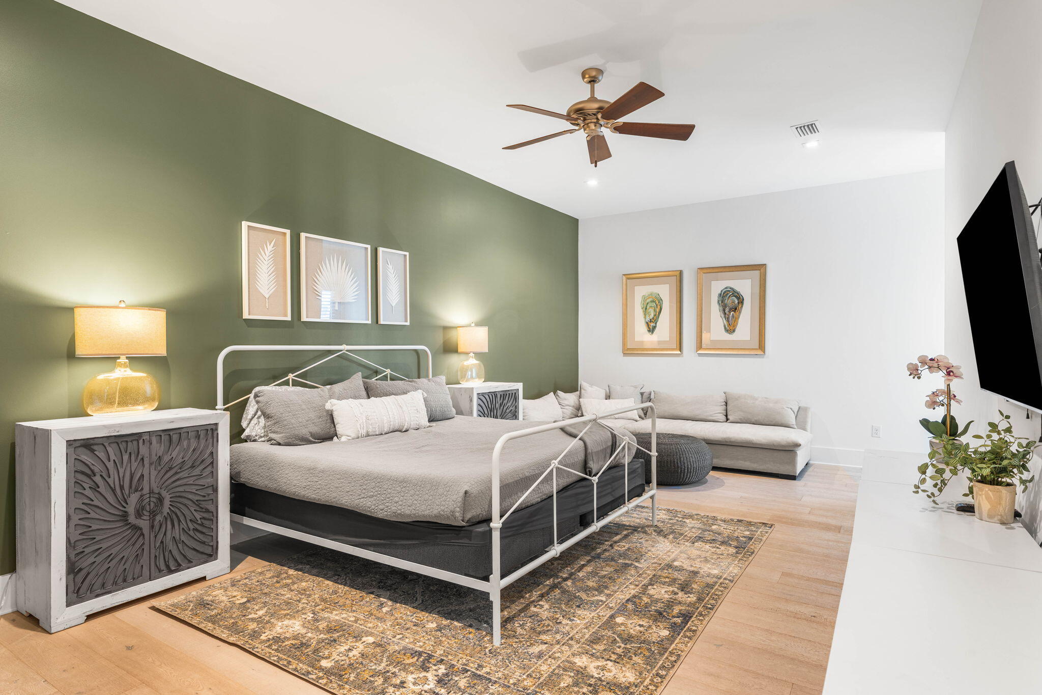 1683 S County Highway 393