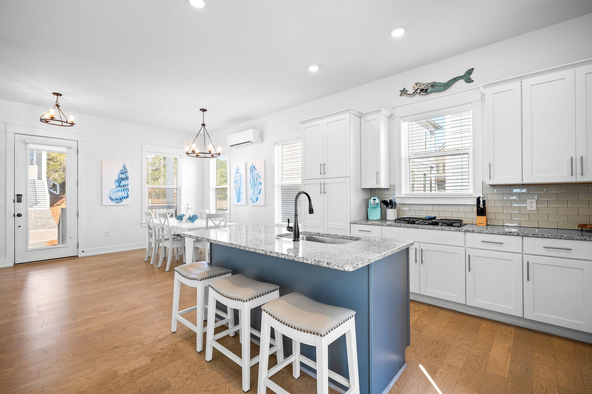 62 Charming Way