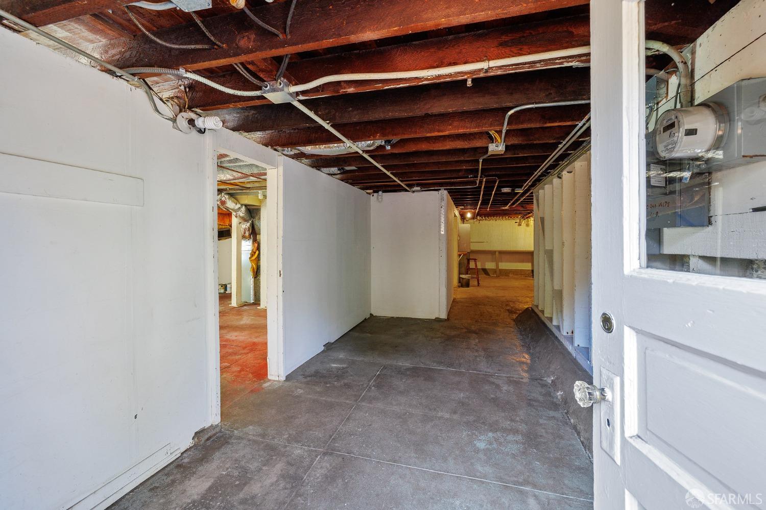 850 Urbano Drive