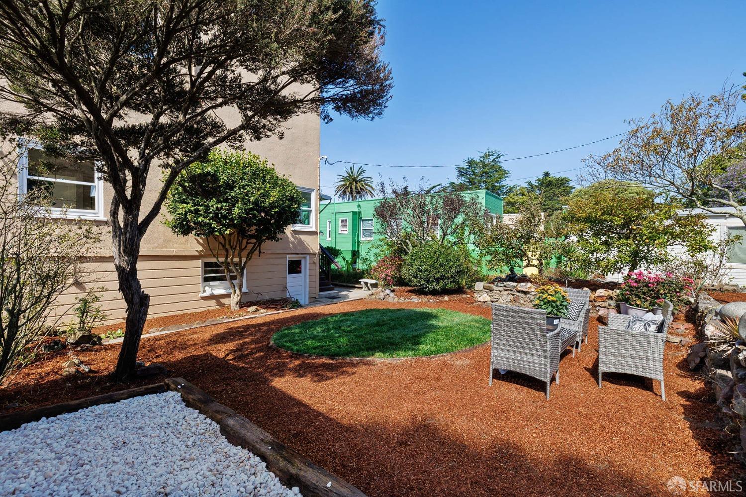 850 Urbano Drive