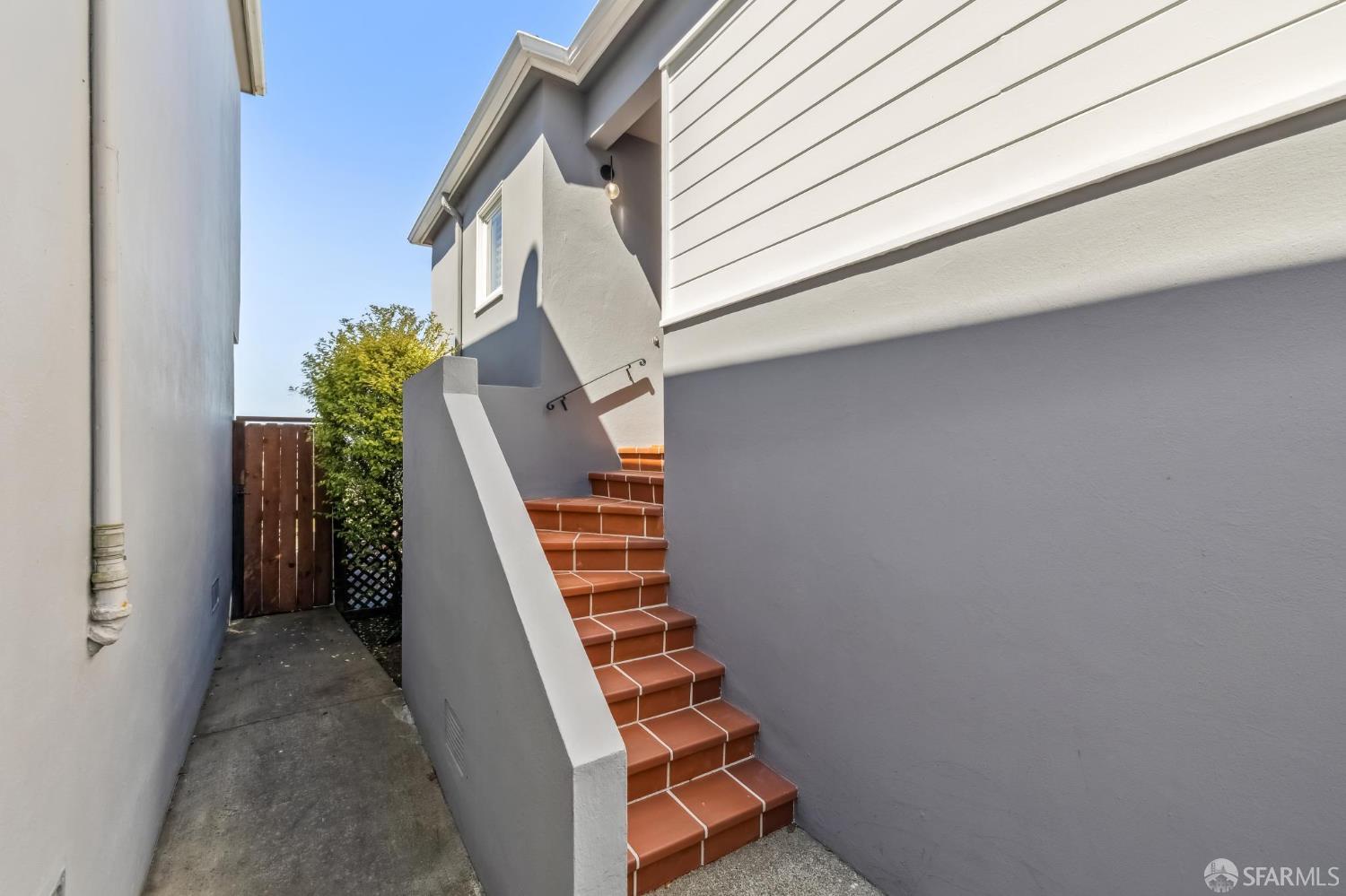 23 Gladeview Way