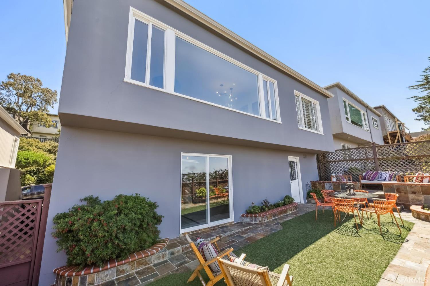 23 Gladeview Way