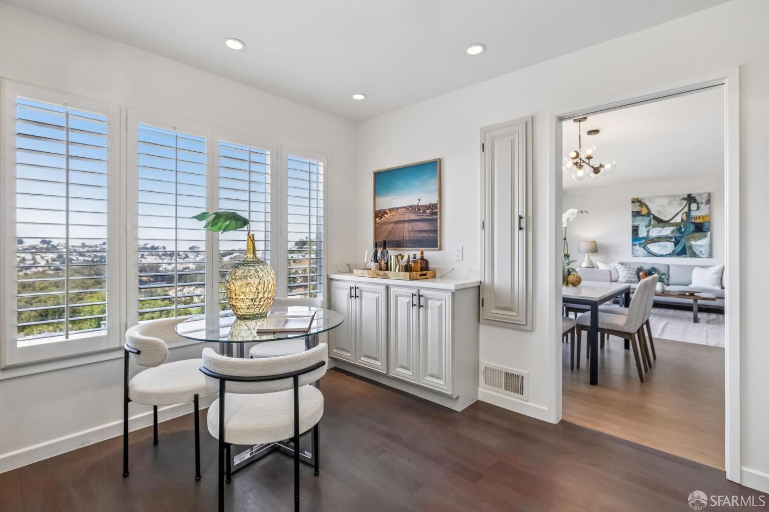 23 Gladeview Way