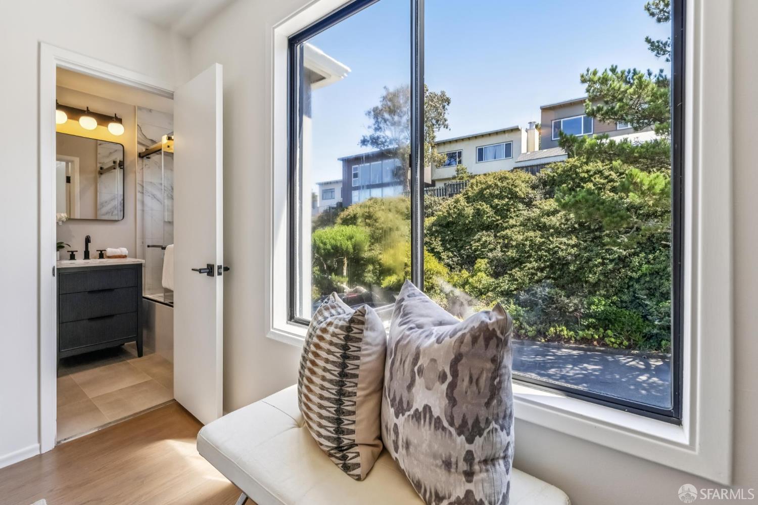 23 Gladeview Way