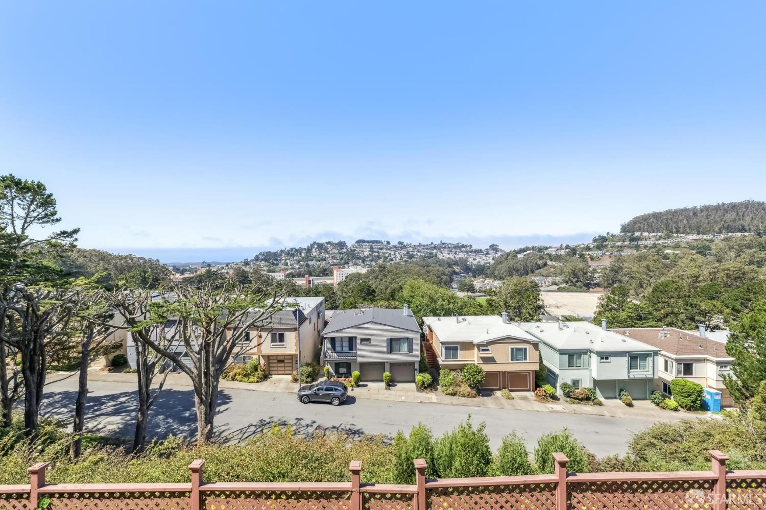 23 Gladeview Way