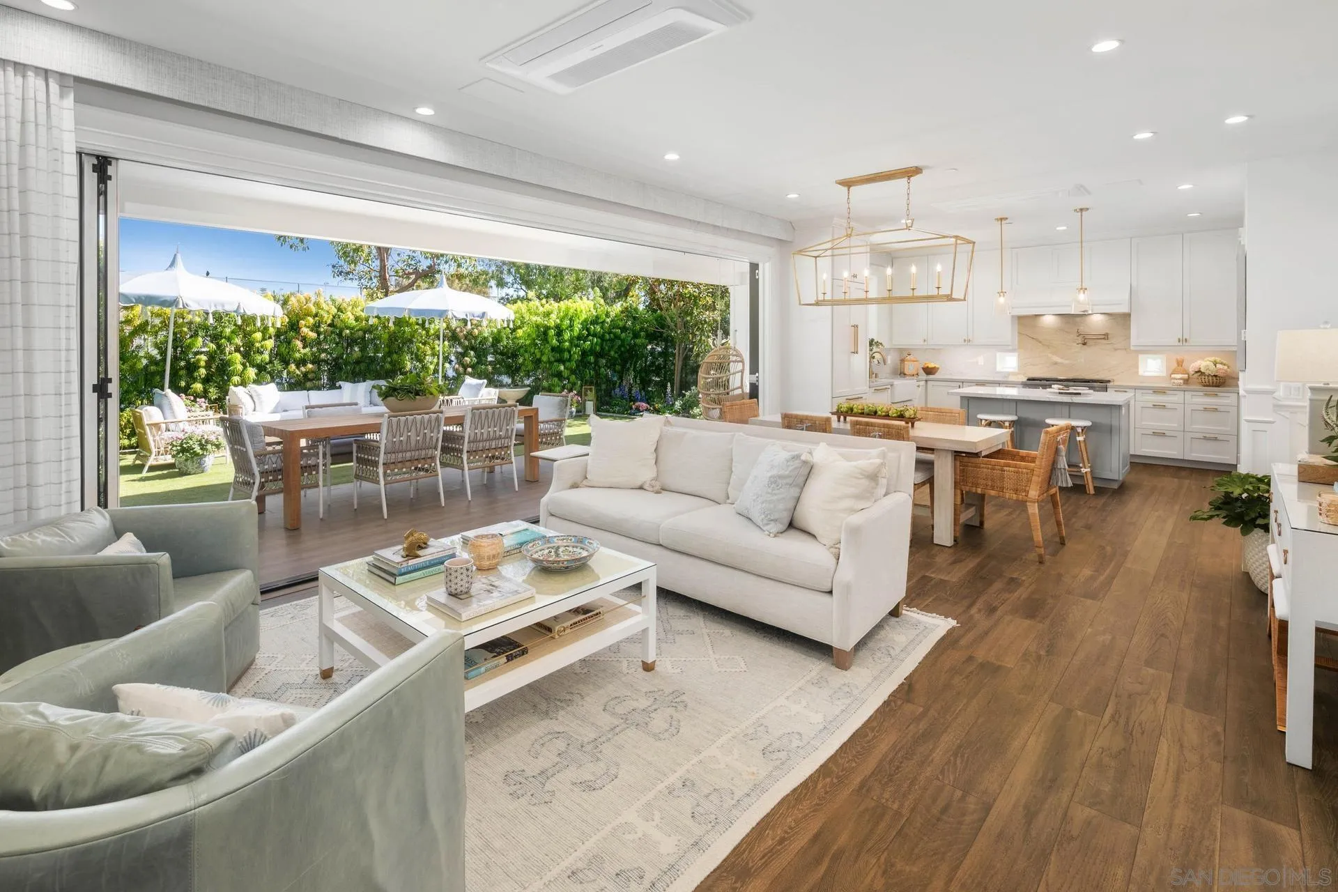 552 G Avenue